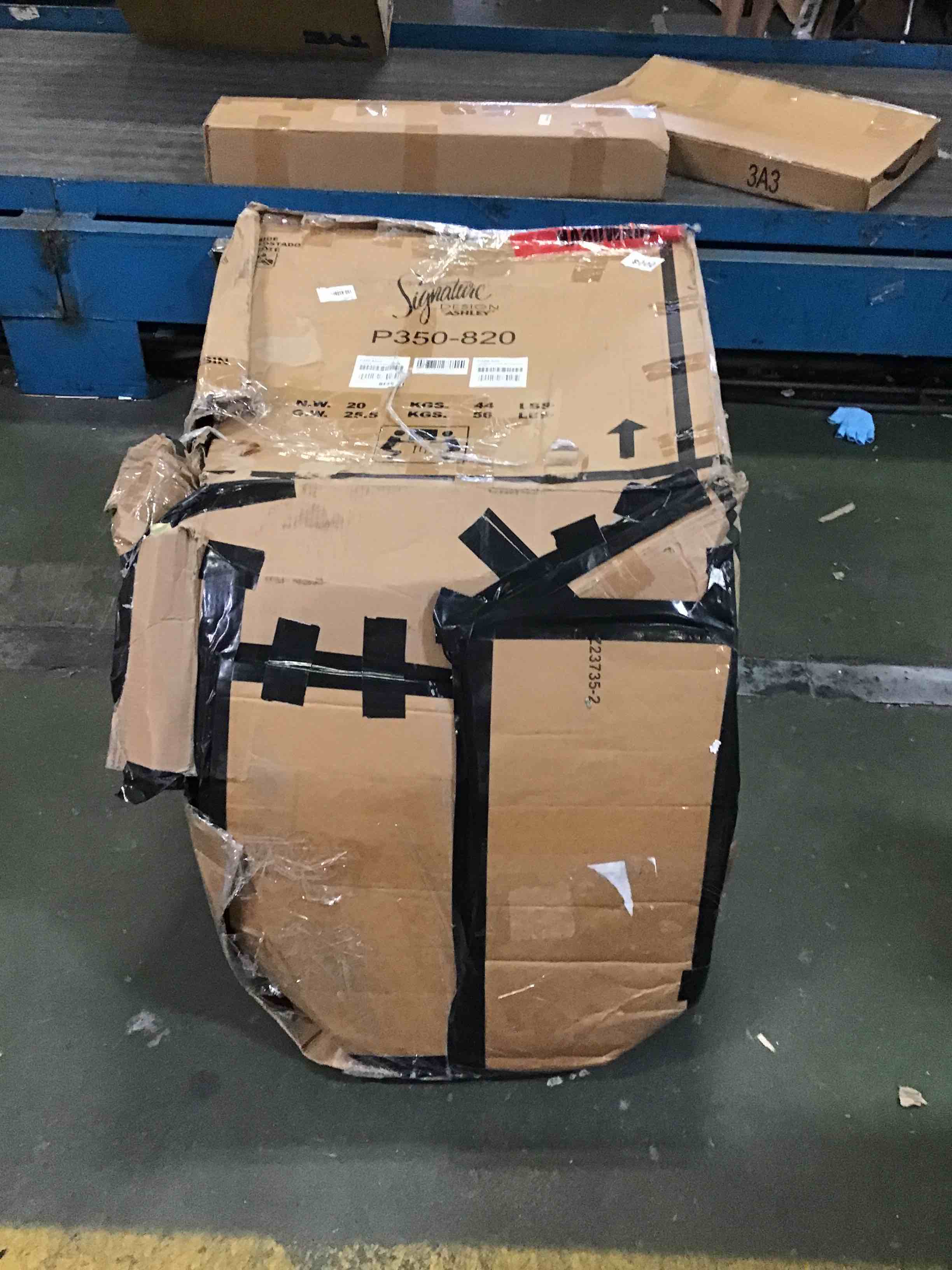 https://s3.amazonaws.com/lotting-images-prod/bidfta/BLU3877458_1692193116656.jpeg