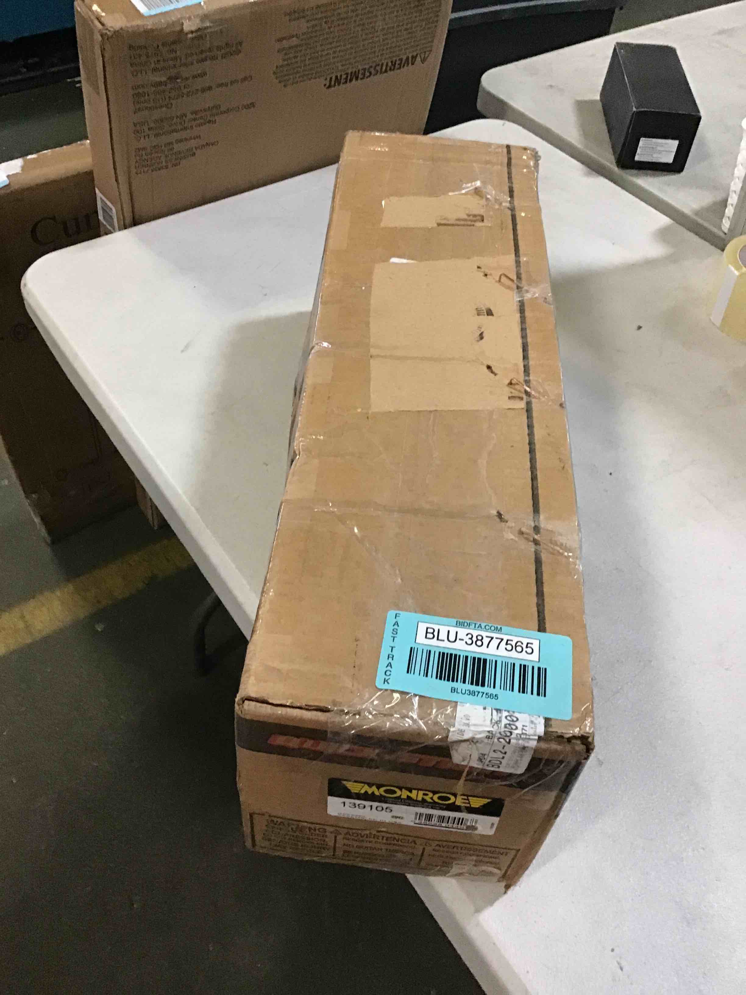 https://s3.amazonaws.com/lotting-images-prod/bidfta/BLU3877565_1692216088812.jpeg