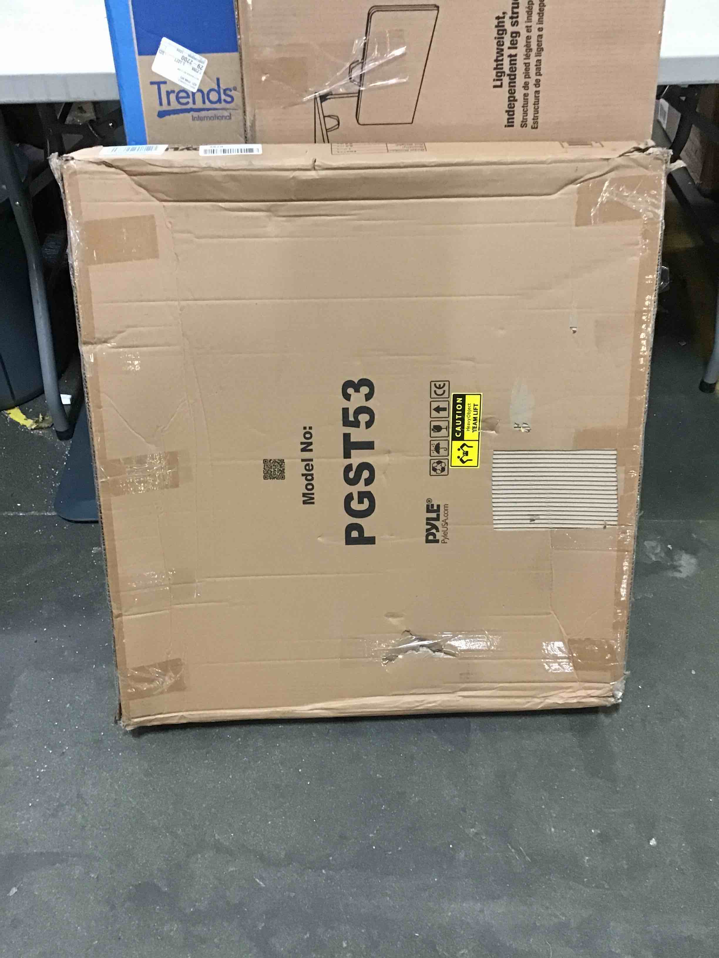 https://s3.amazonaws.com/lotting-images-prod/bidfta/BLU3877729_1692301580023.jpeg