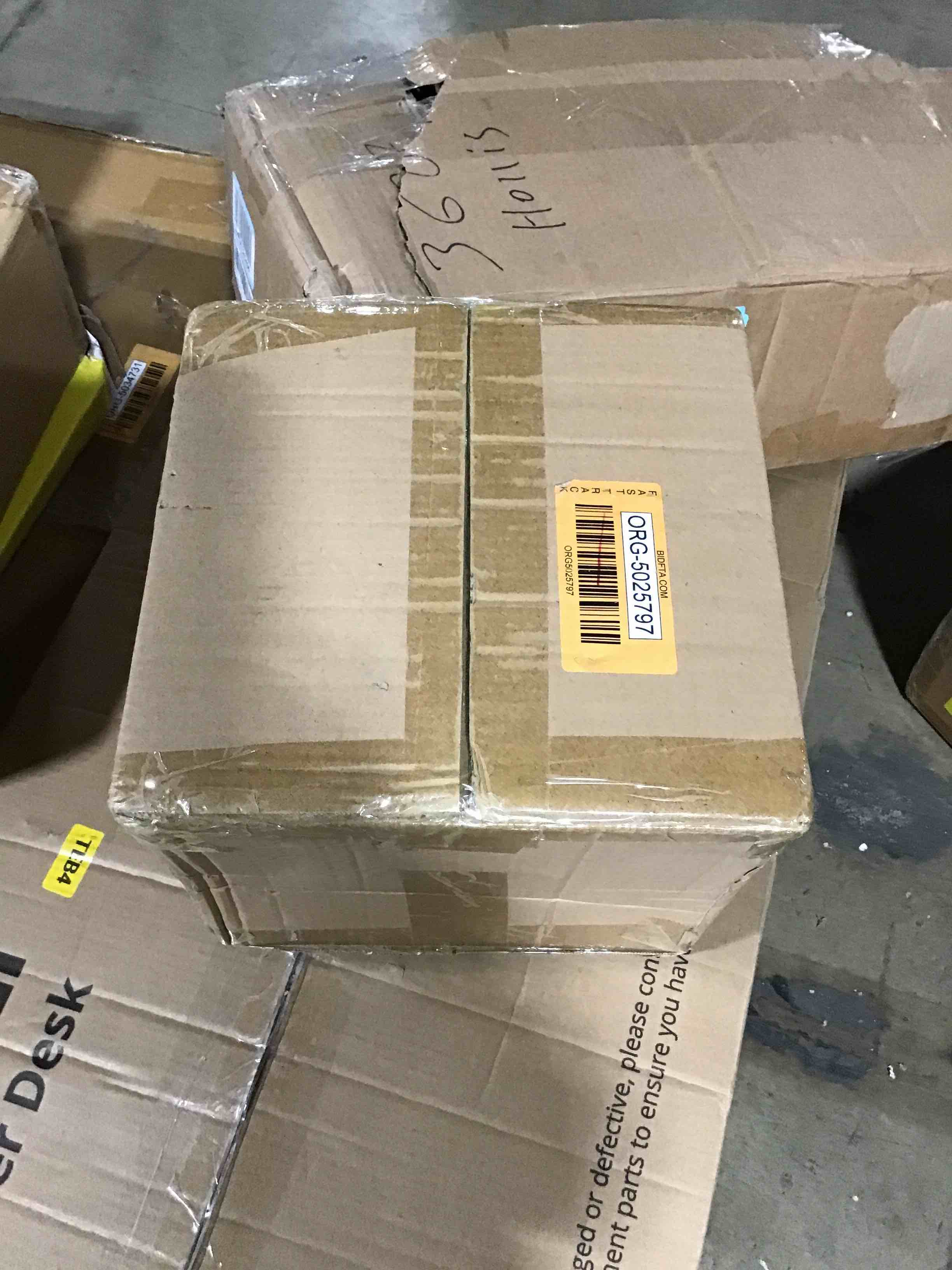 https://s3.amazonaws.com/lotting-images-prod/bidfta/BLU3964735_1686773146578.jpeg