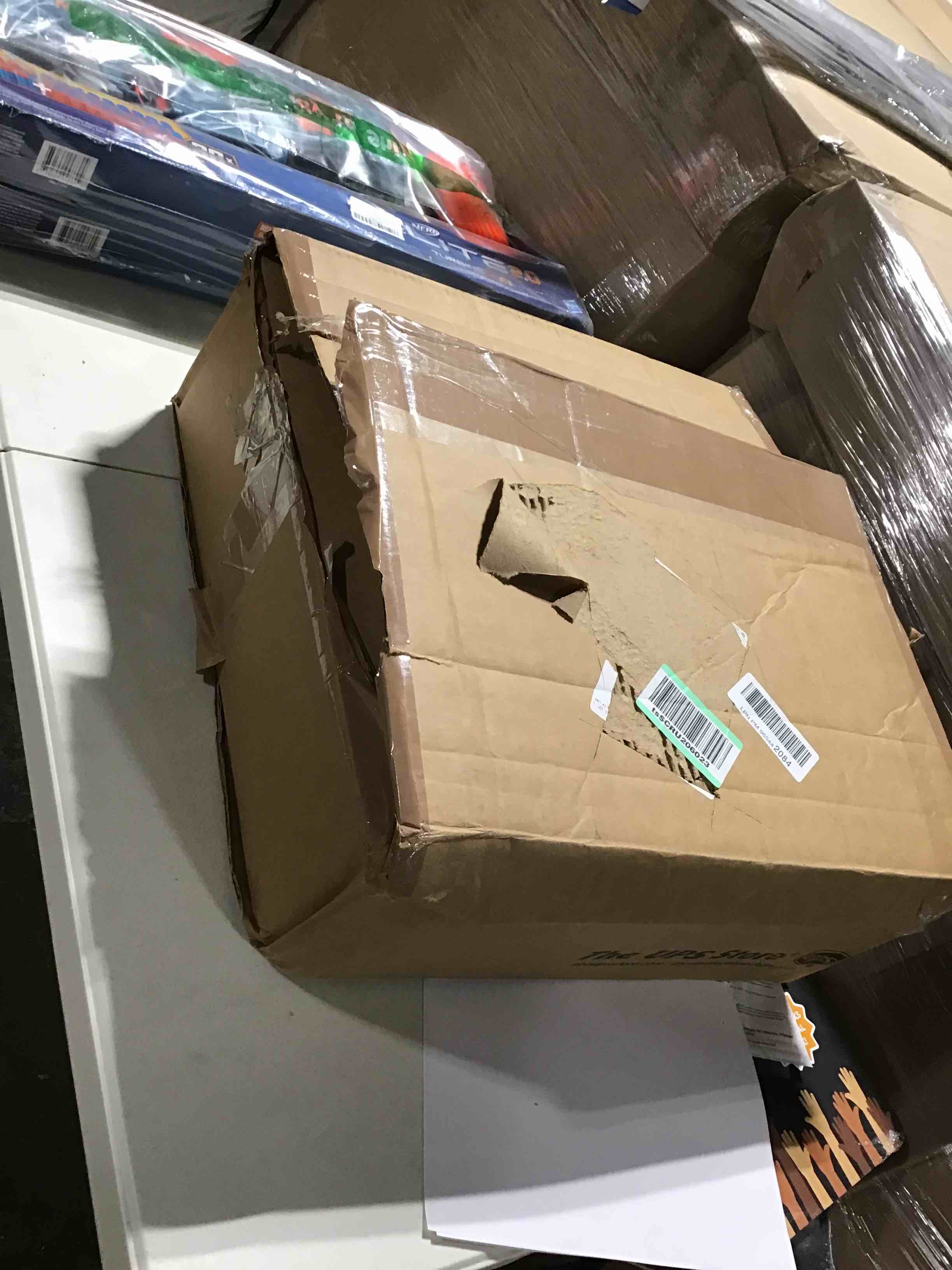 https://s3.amazonaws.com/lotting-images-prod/bidfta/BLU3965836_1684518608615.jpeg