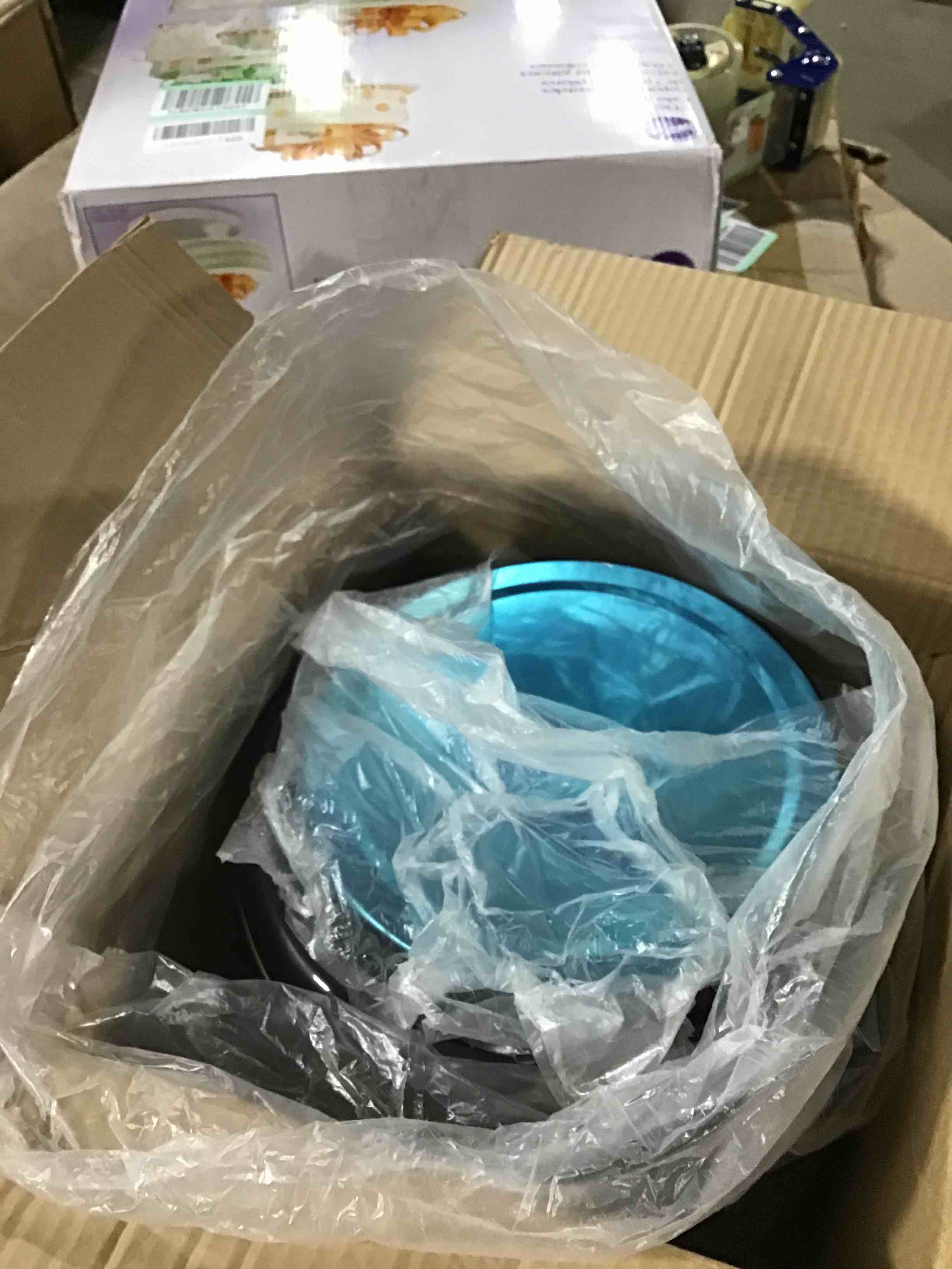 https://s3.amazonaws.com/lotting-images-prod/bidfta/BLU3965845_1684529134225.jpeg