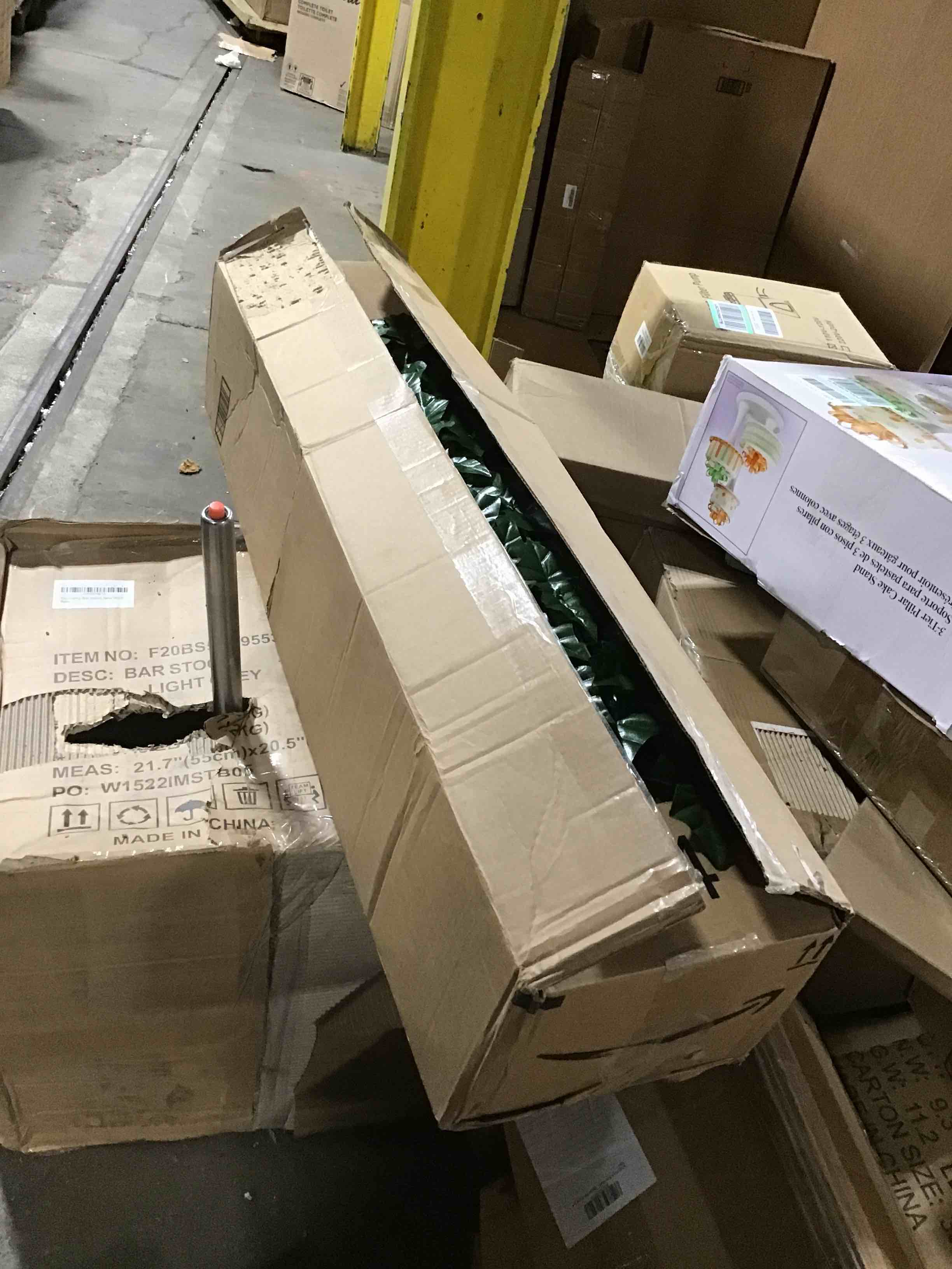 https://s3.amazonaws.com/lotting-images-prod/bidfta/BLU3965846_1684529351986.jpeg