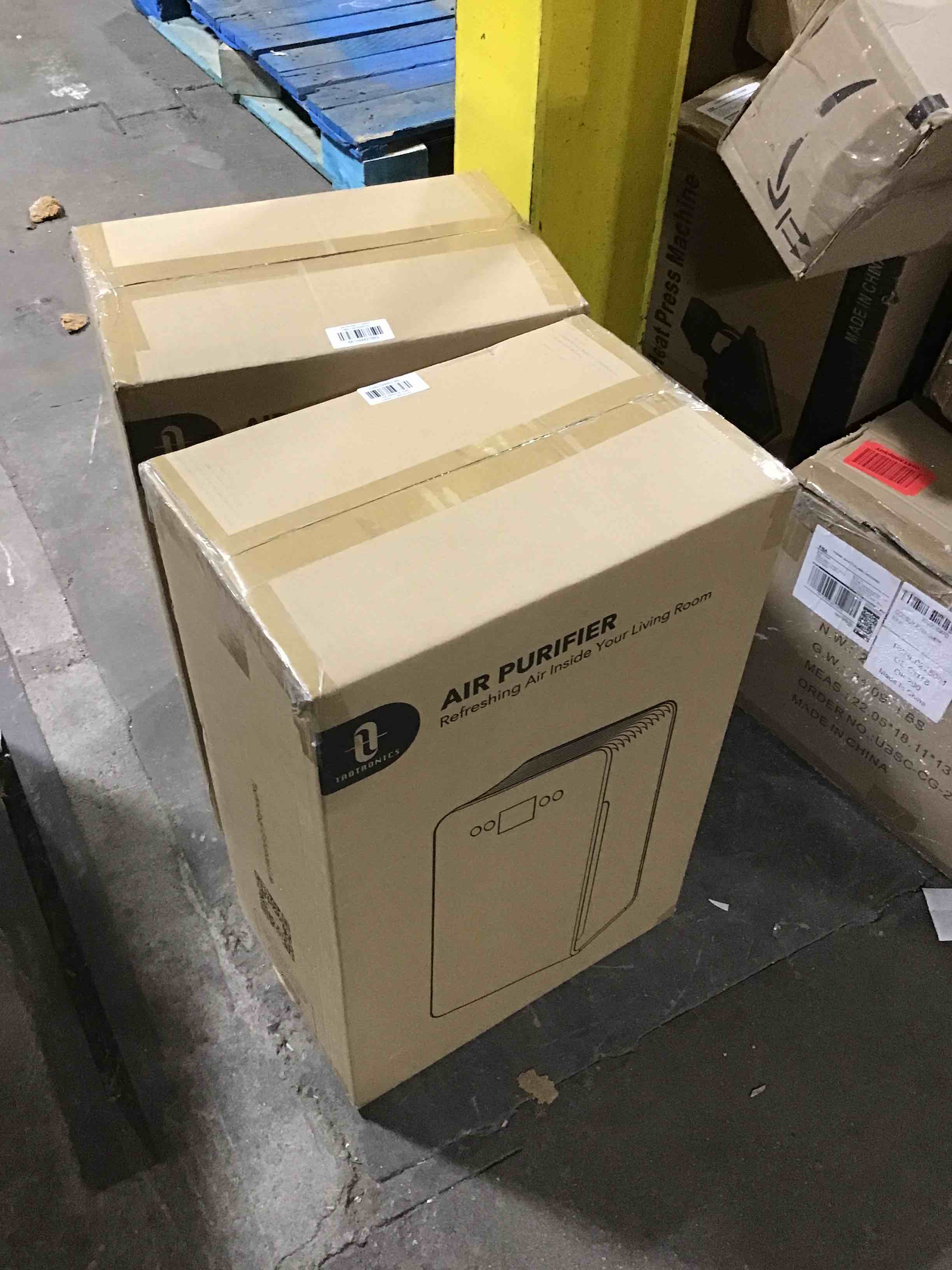 https://s3.amazonaws.com/lotting-images-prod/bidfta/BLU3965856_1684530207504.jpeg