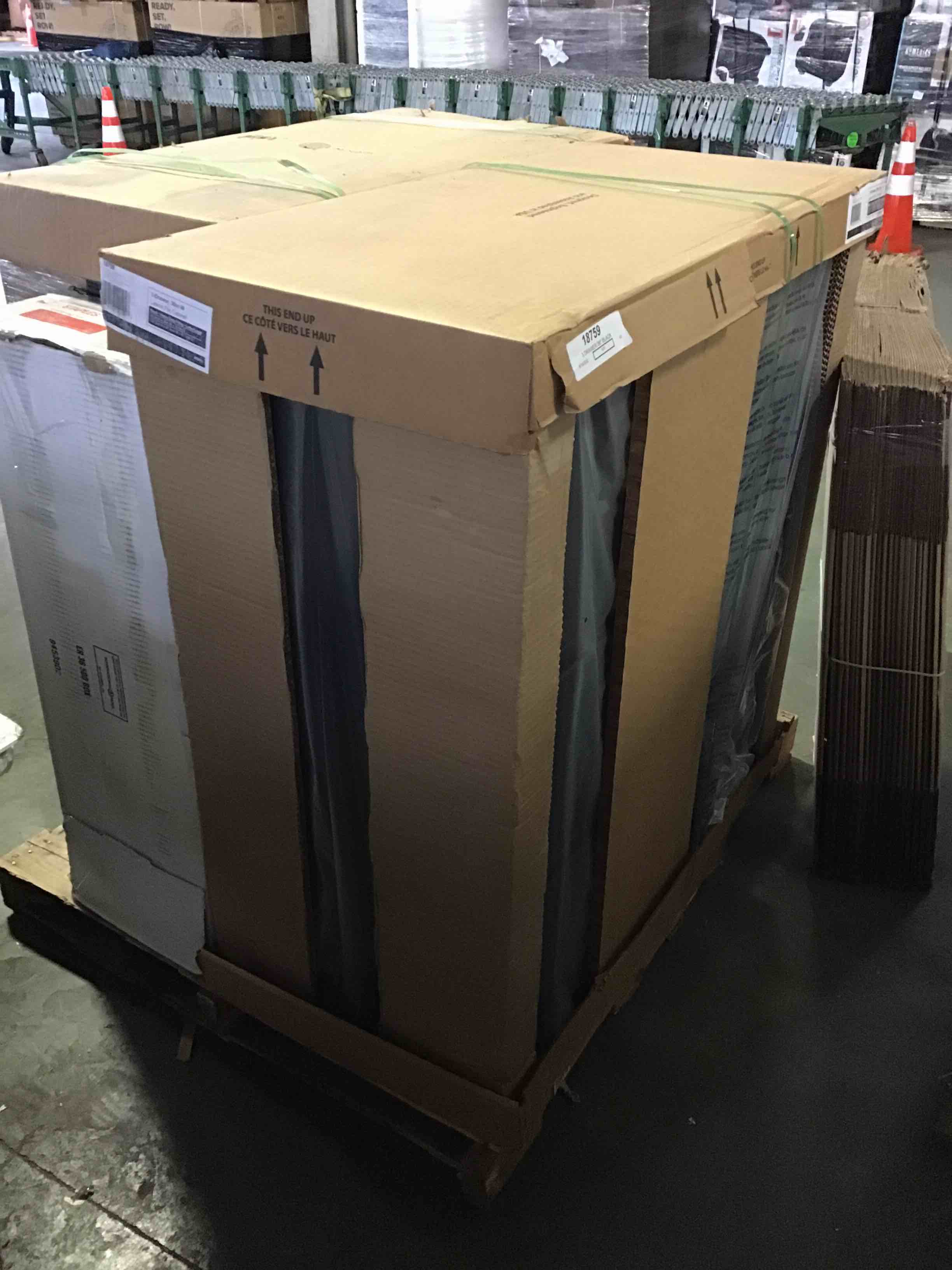 https://s3.amazonaws.com/lotting-images-prod/bidfta/BLU4067352_1670516629765.jpeg