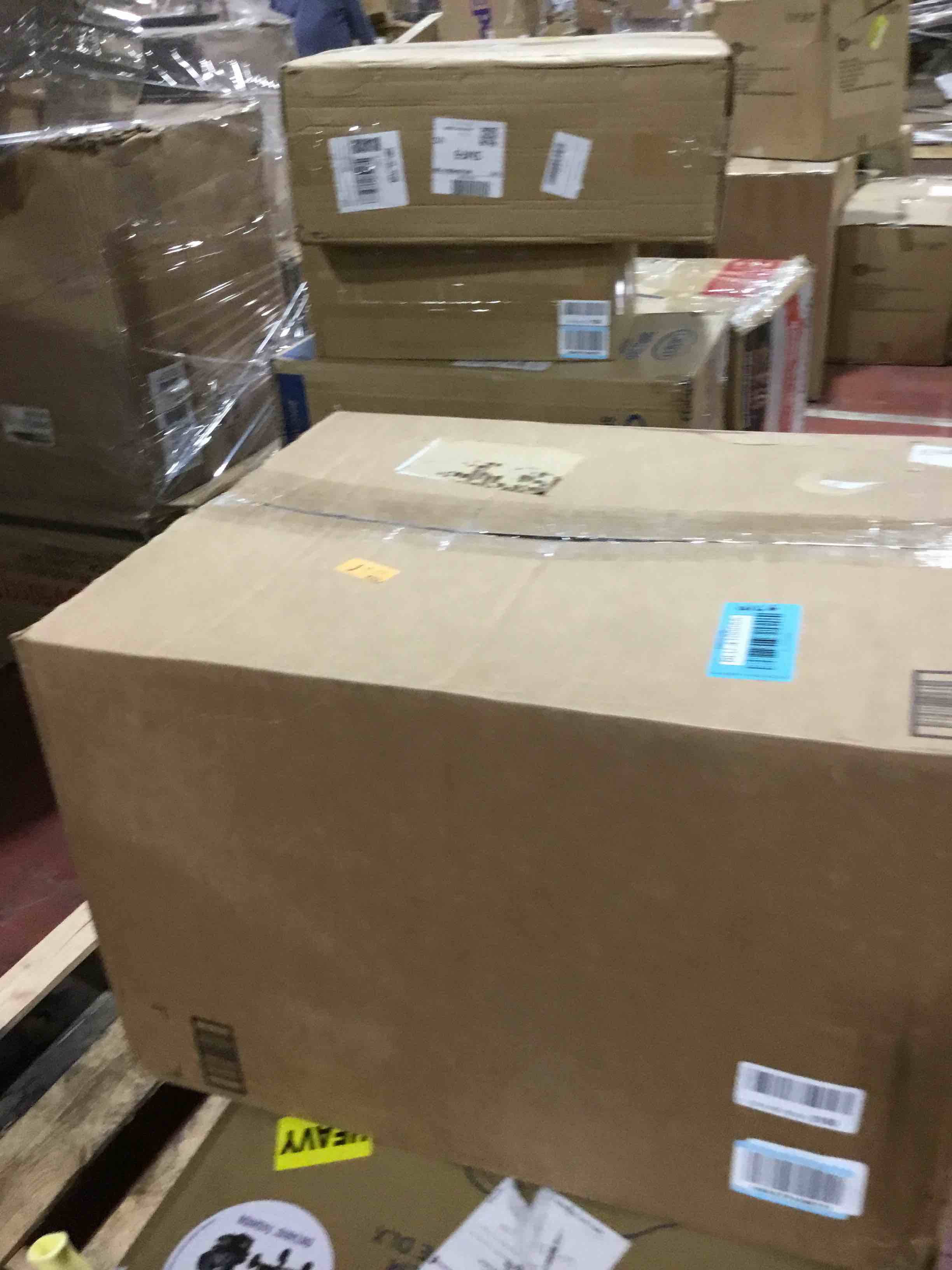 https://s3.amazonaws.com/lotting-images-prod/bidfta/BLU4100055_1705006299503.jpeg