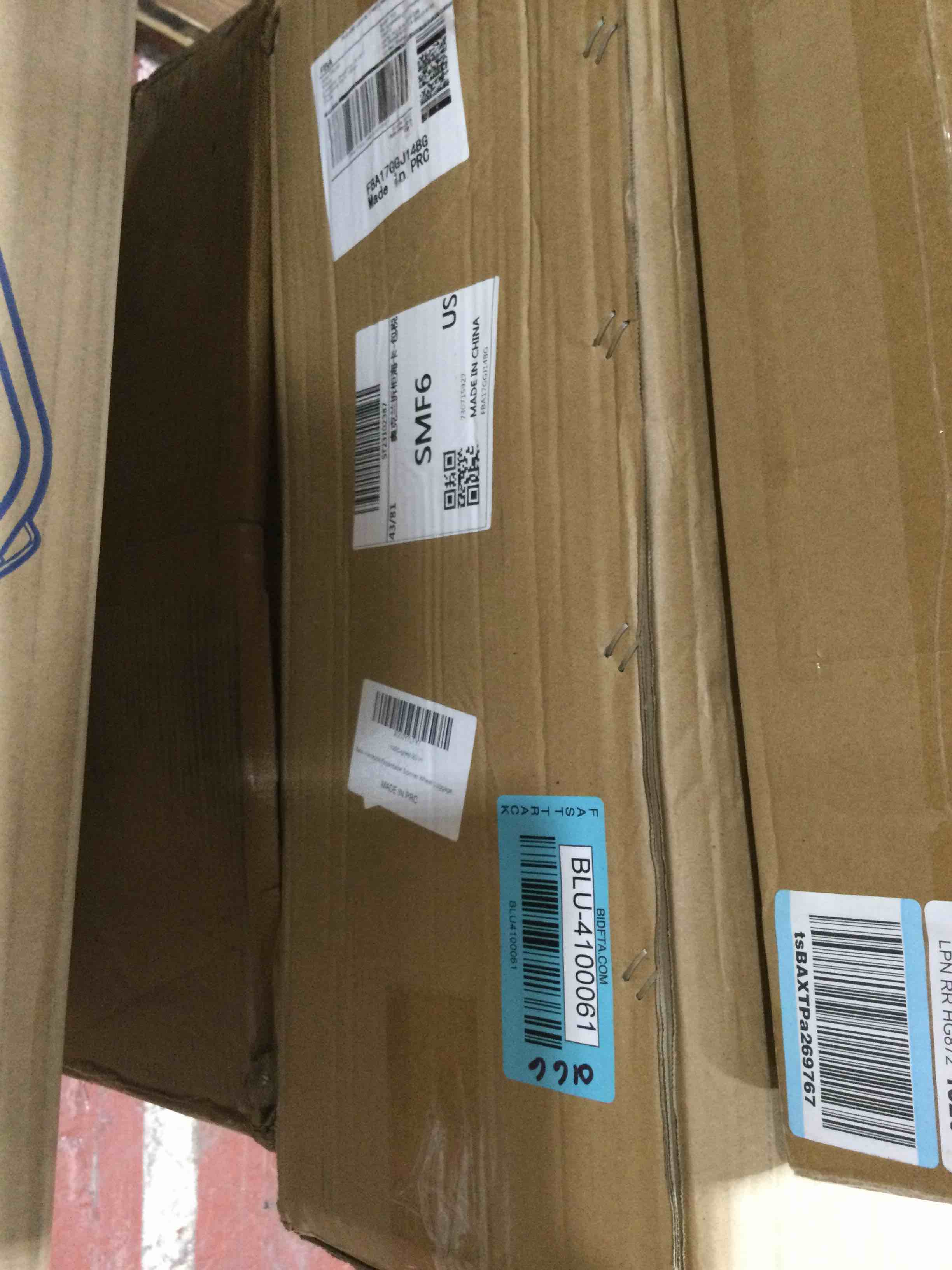 https://s3.amazonaws.com/lotting-images-prod/bidfta/BLU4100061_1705006912761.jpeg