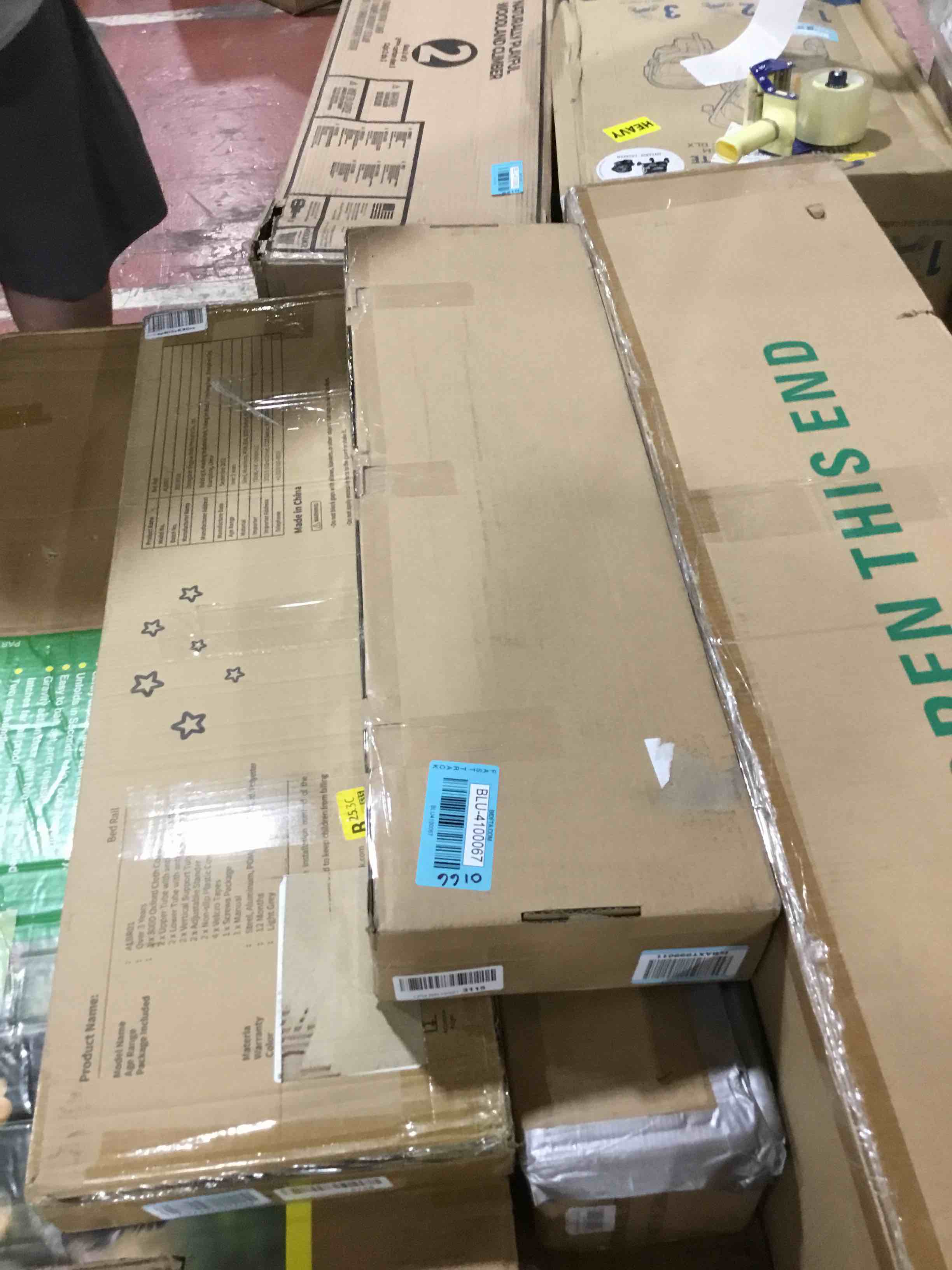 https://s3.amazonaws.com/lotting-images-prod/bidfta/BLU4100067_1705007201663.jpeg