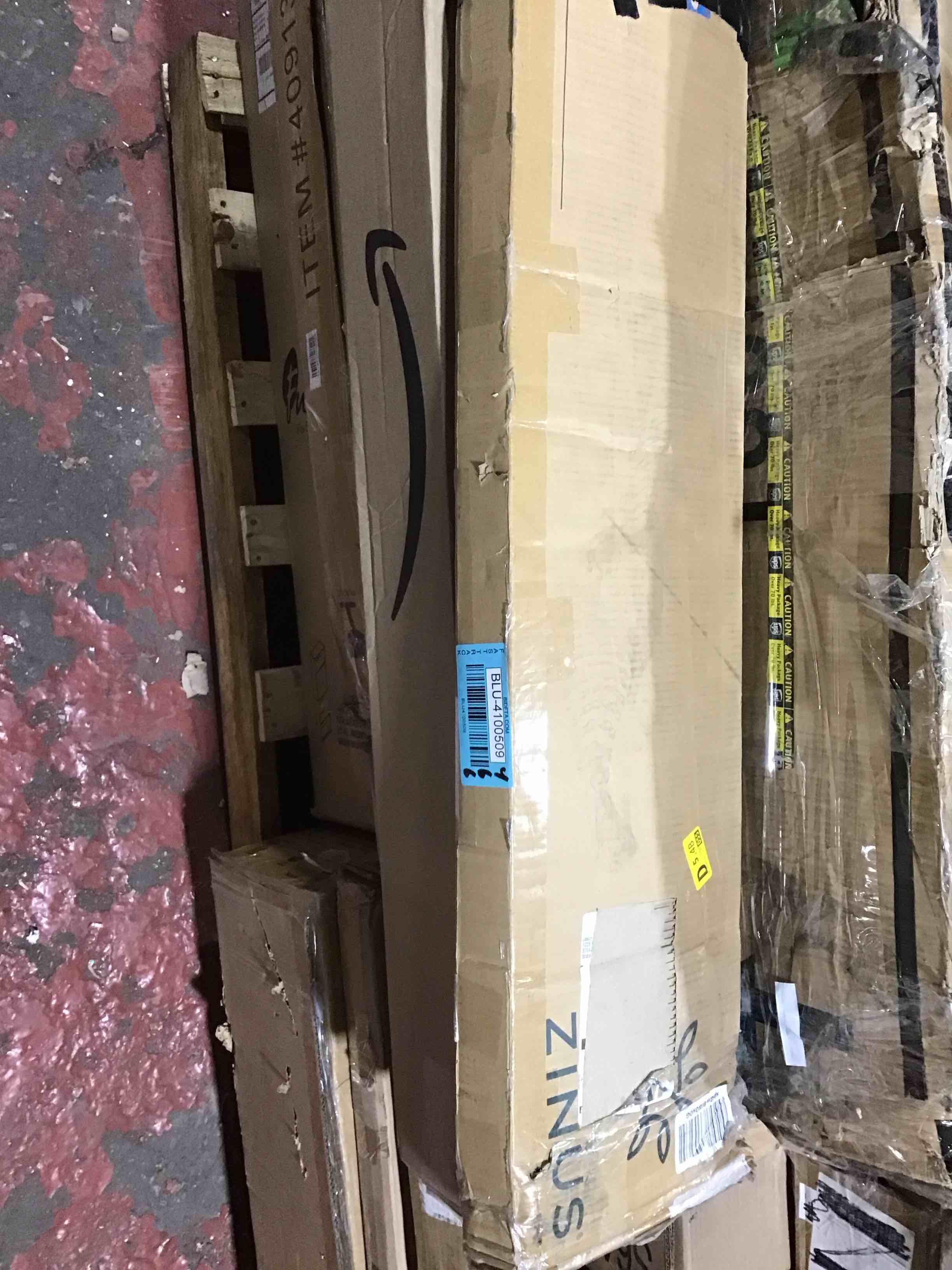 https://s3.amazonaws.com/lotting-images-prod/bidfta/BLU4100509_1706801721250.jpeg