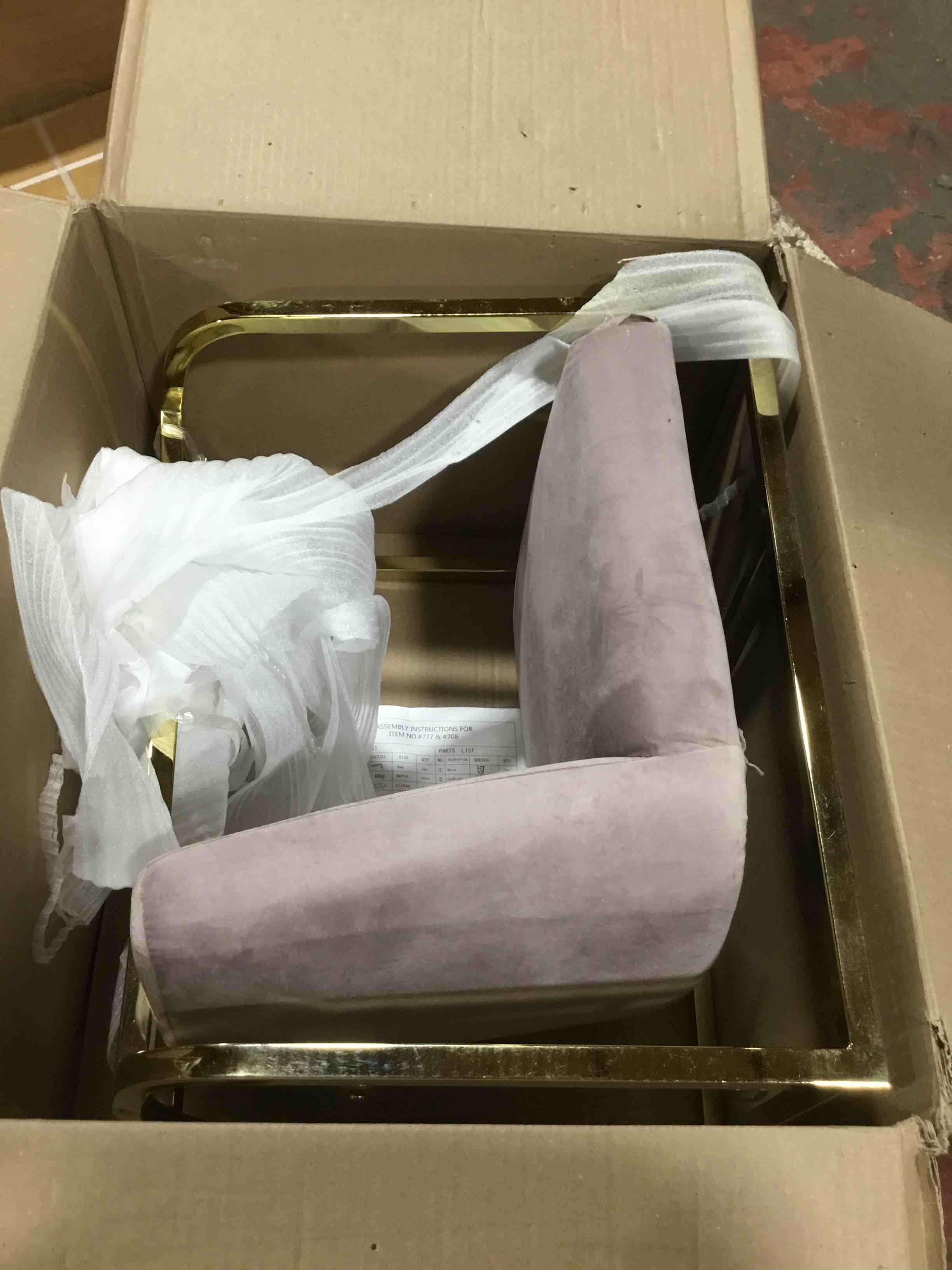 https://s3.amazonaws.com/lotting-images-prod/bidfta/BLU4100511_1706800975513.jpeg