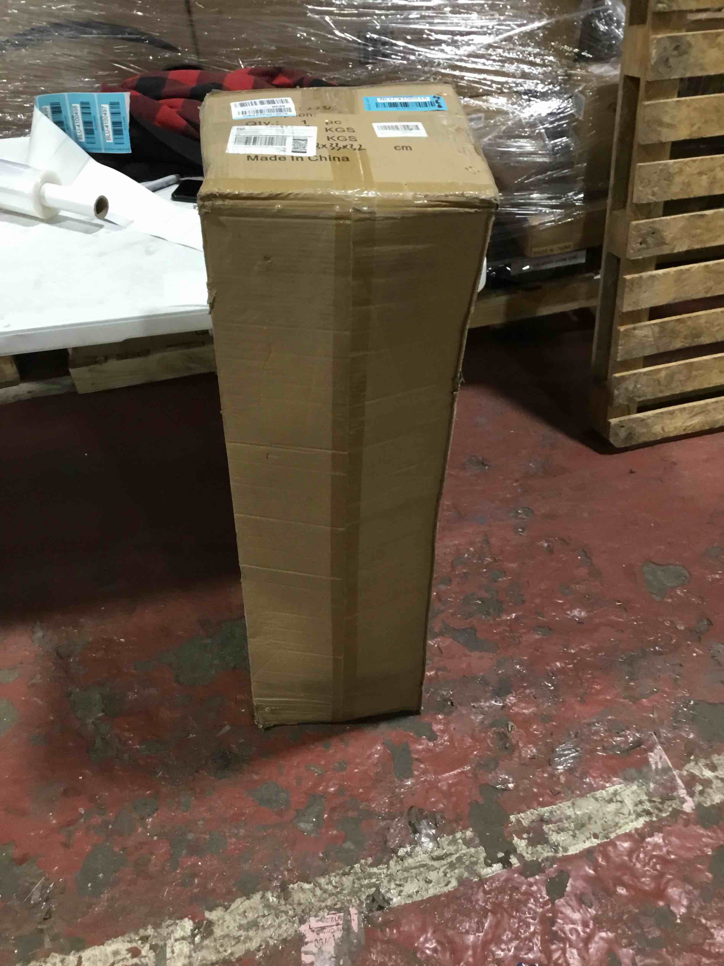 https://s3.amazonaws.com/lotting-images-prod/bidfta/BLU4100515_1706799452512.jpeg