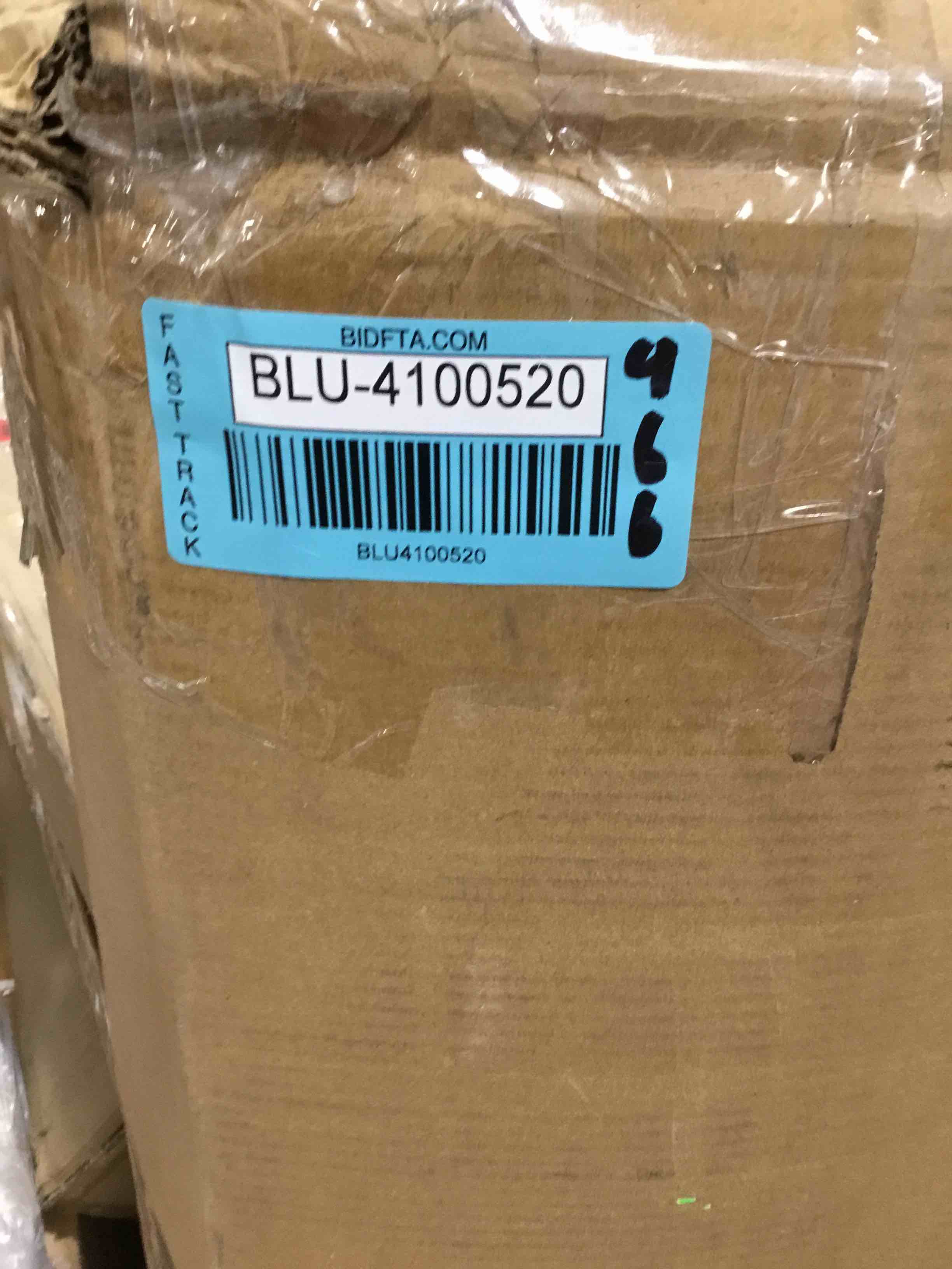https://s3.amazonaws.com/lotting-images-prod/bidfta/BLU4100520_1706798580844.jpeg