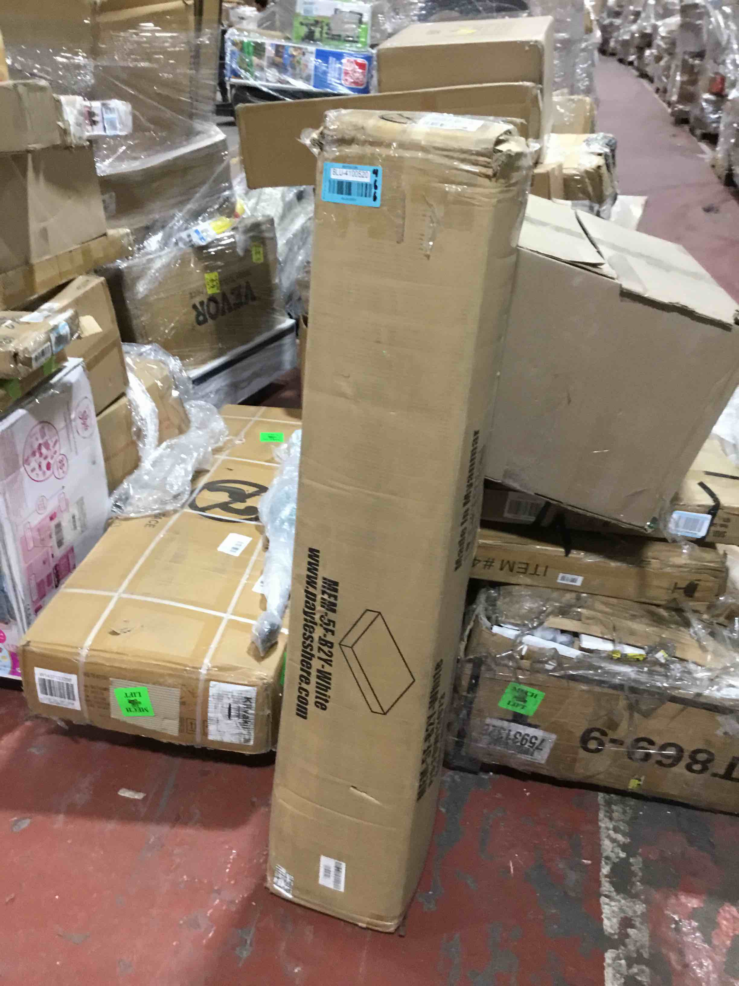https://s3.amazonaws.com/lotting-images-prod/bidfta/BLU4100520_1706798589674.jpeg