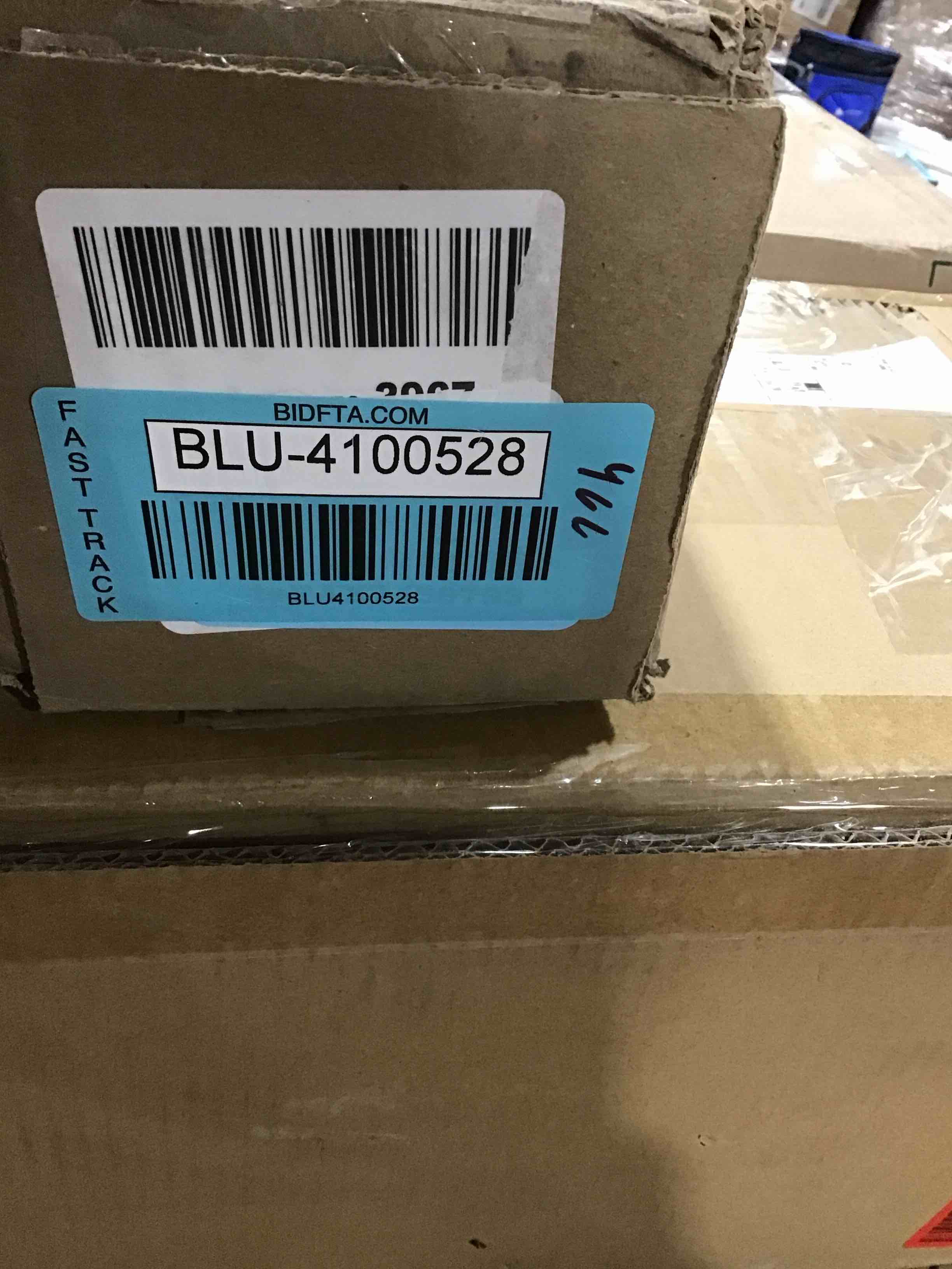 https://s3.amazonaws.com/lotting-images-prod/bidfta/BLU4100528_1706799277722.jpeg