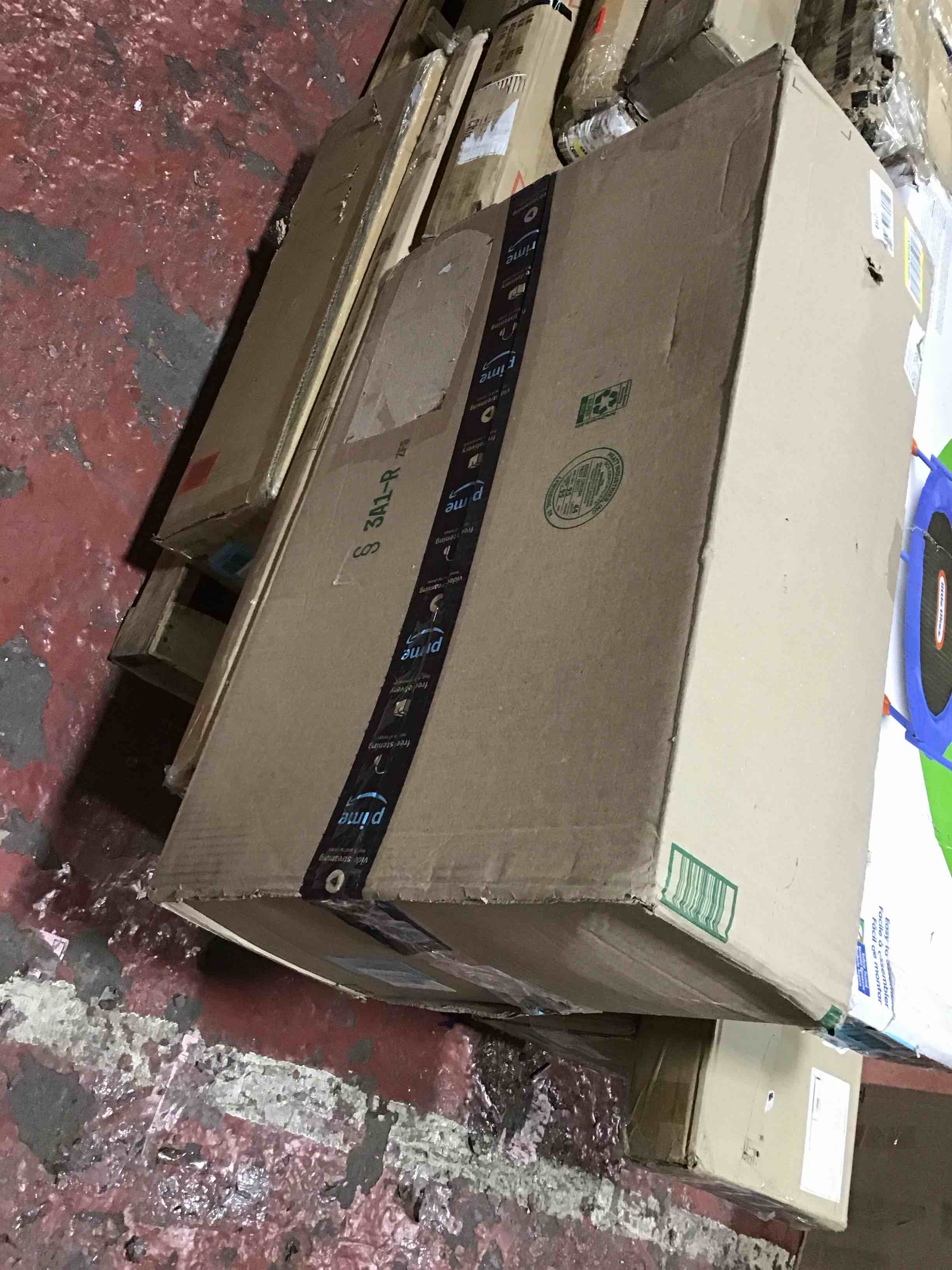 https://s3.amazonaws.com/lotting-images-prod/bidfta/BLU4100530_1706801215971.jpeg