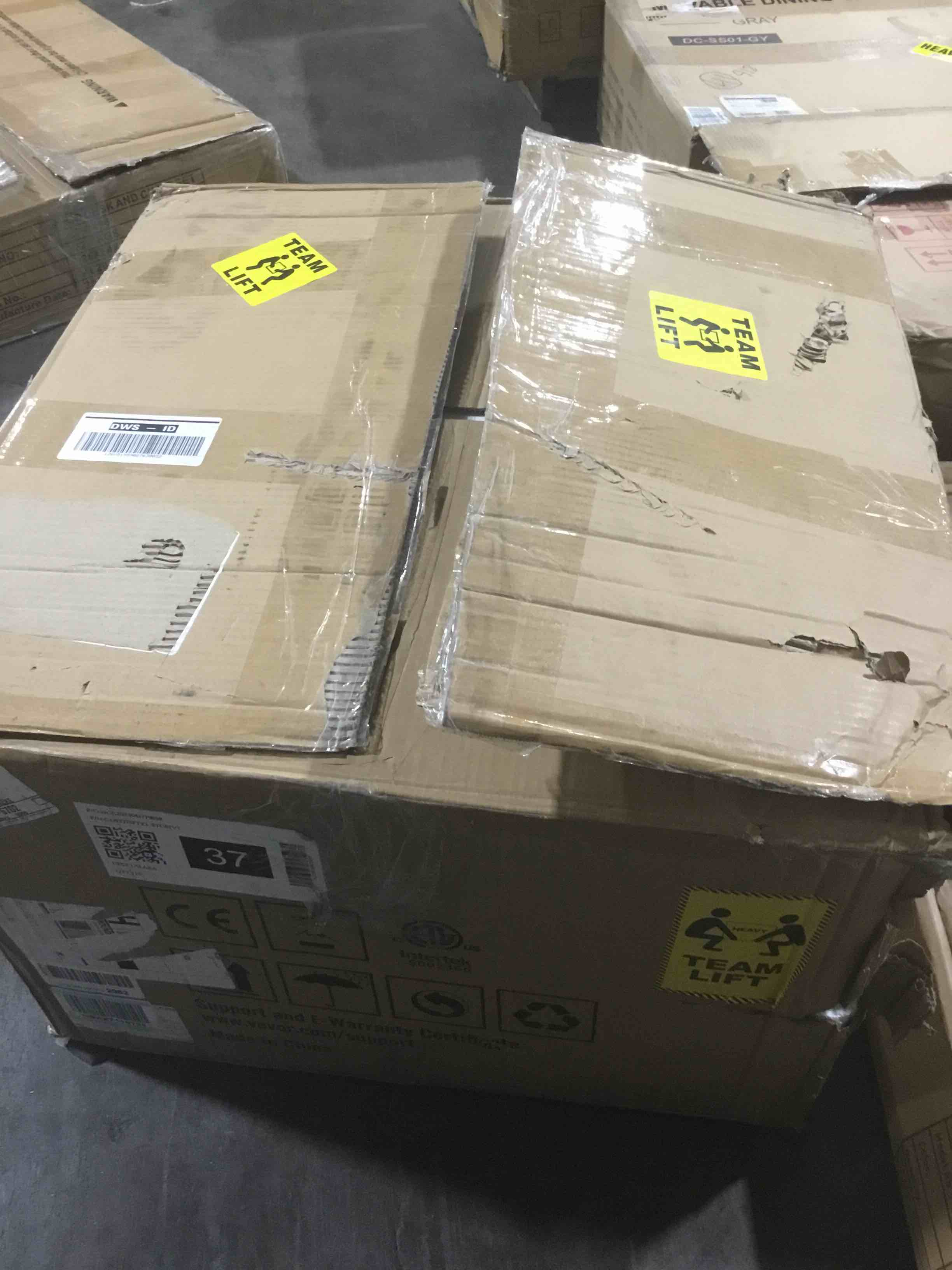 https://s3.amazonaws.com/lotting-images-prod/bidfta/BLU4102931_1702583734334.jpeg