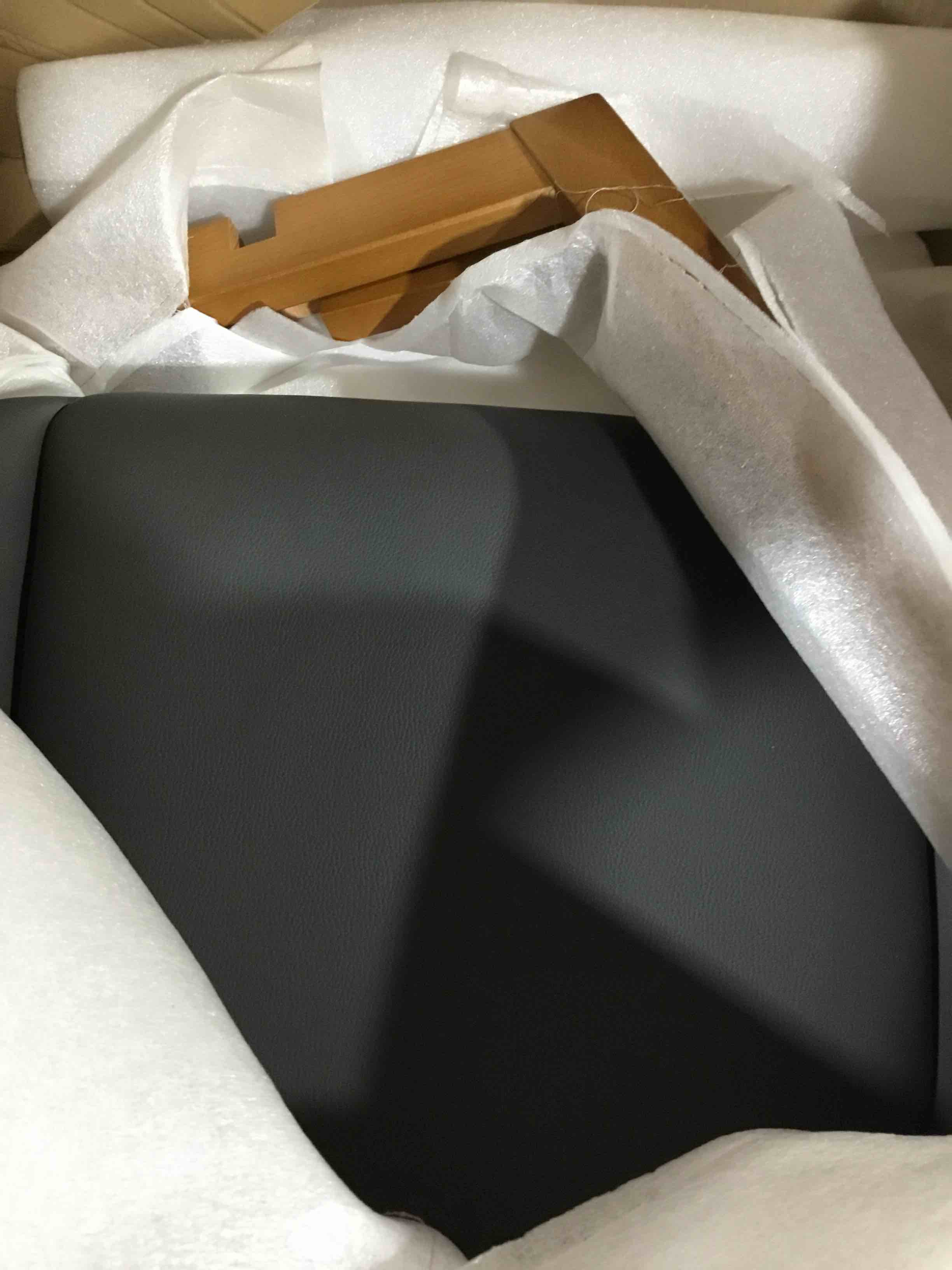 https://s3.amazonaws.com/lotting-images-prod/bidfta/BLU4104899_1703695387902.jpeg