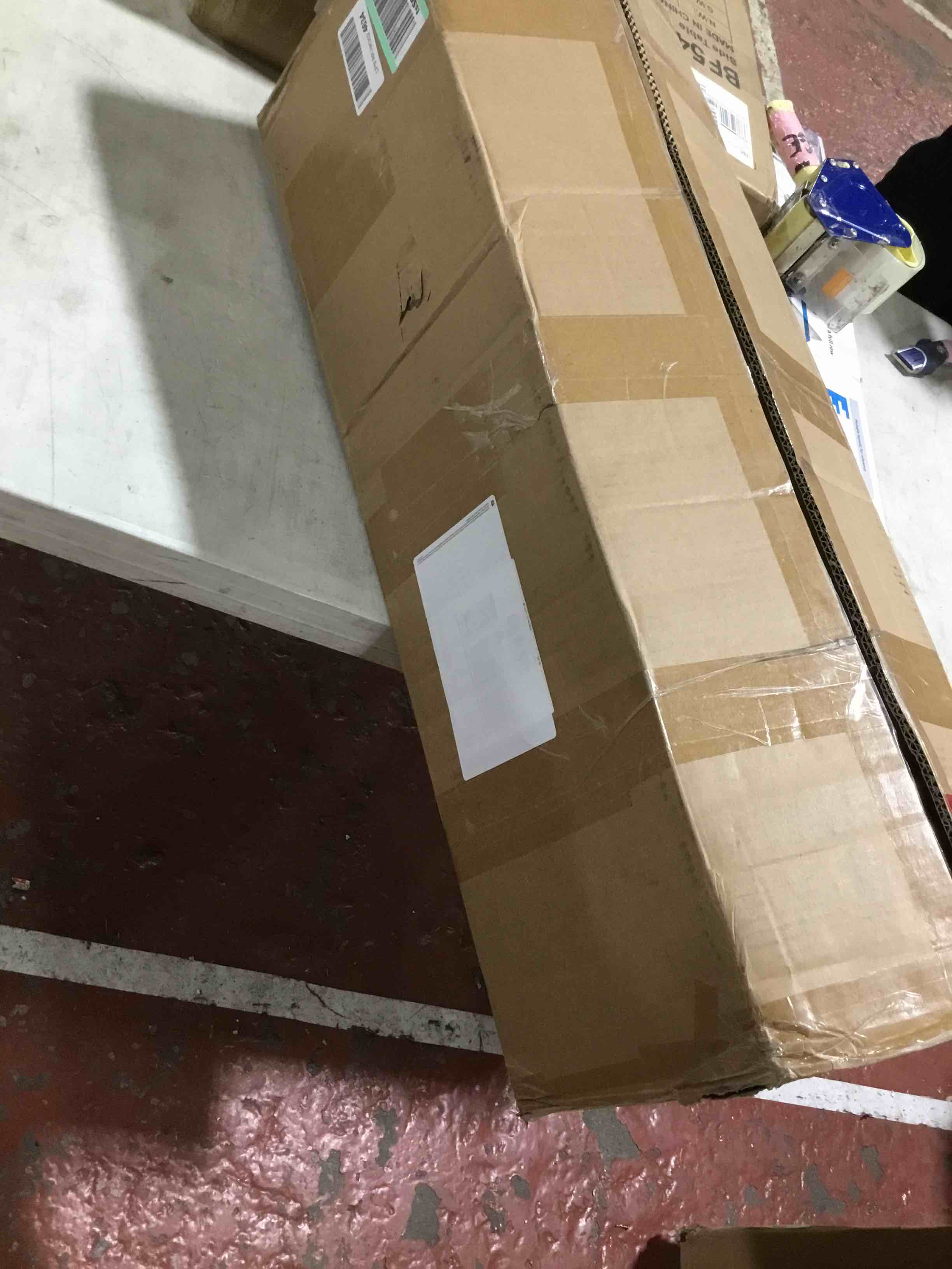 https://s3.amazonaws.com/lotting-images-prod/bidfta/BLU4104942_1703771217850.jpeg