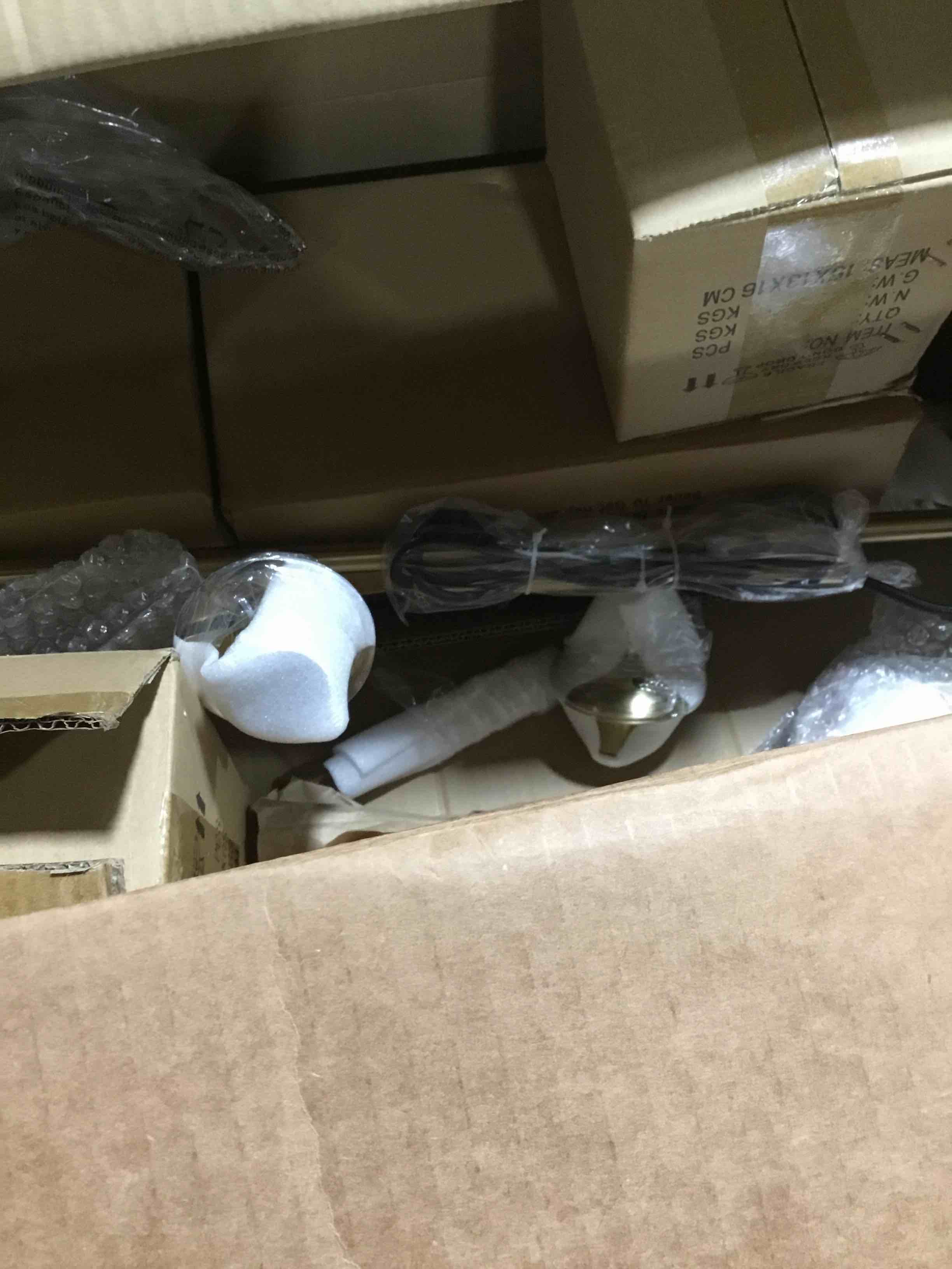 https://s3.amazonaws.com/lotting-images-prod/bidfta/BLU4104953_1703774010761.jpeg