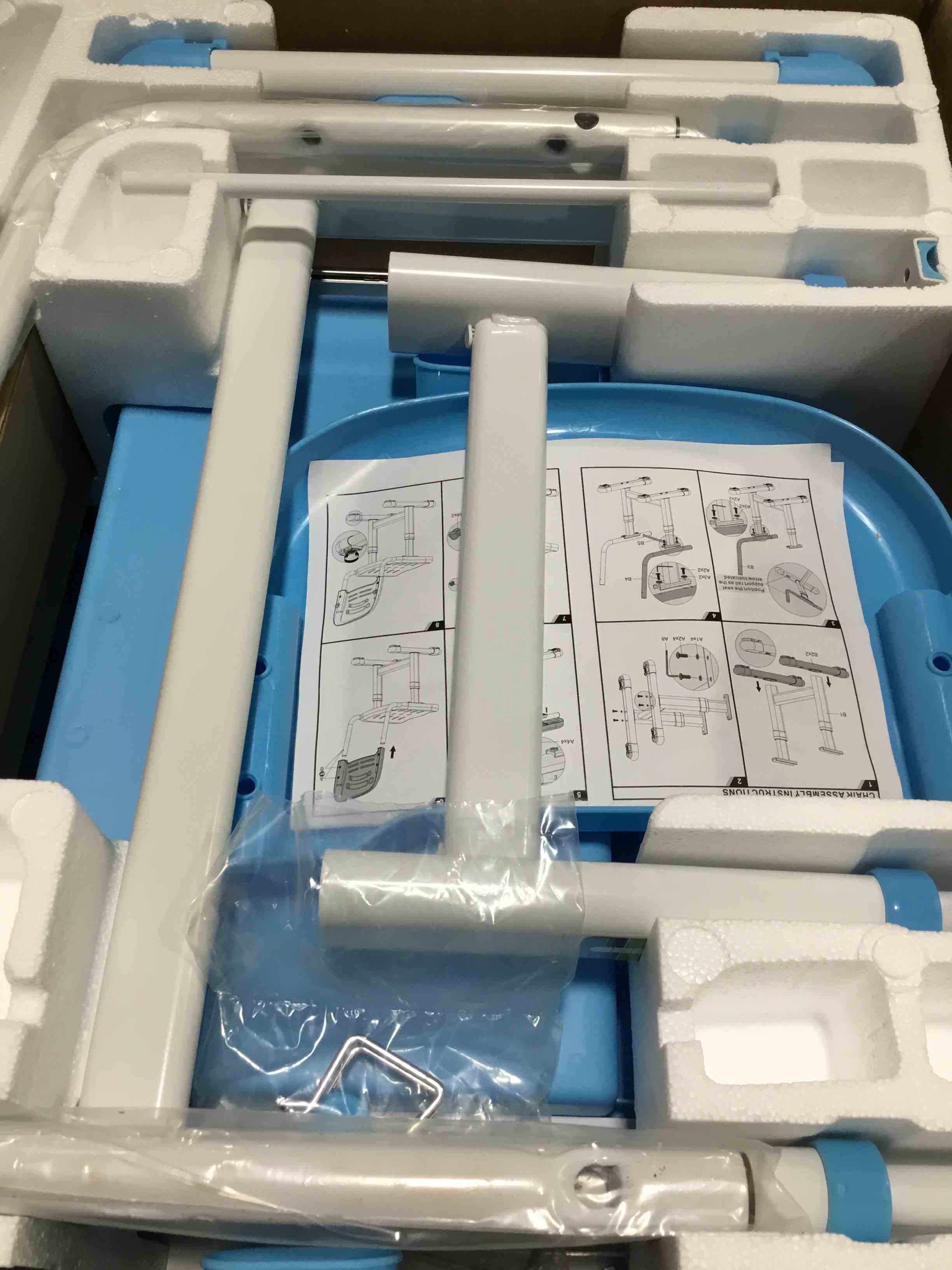 https://s3.amazonaws.com/lotting-images-prod/bidfta/BLU4104956_1703773438121.jpeg