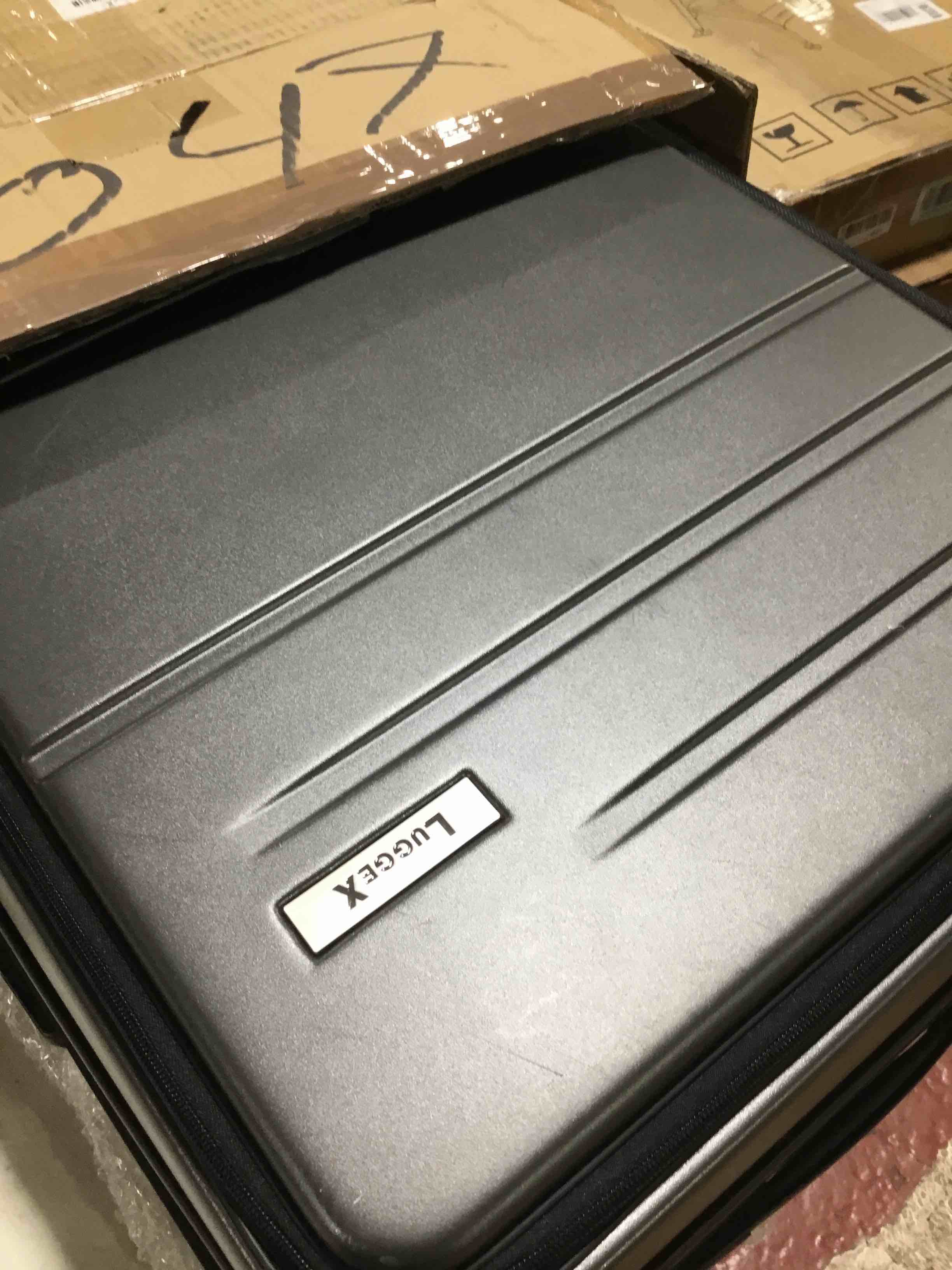 https://s3.amazonaws.com/lotting-images-prod/bidfta/BLU4104957_1703773307933.jpeg