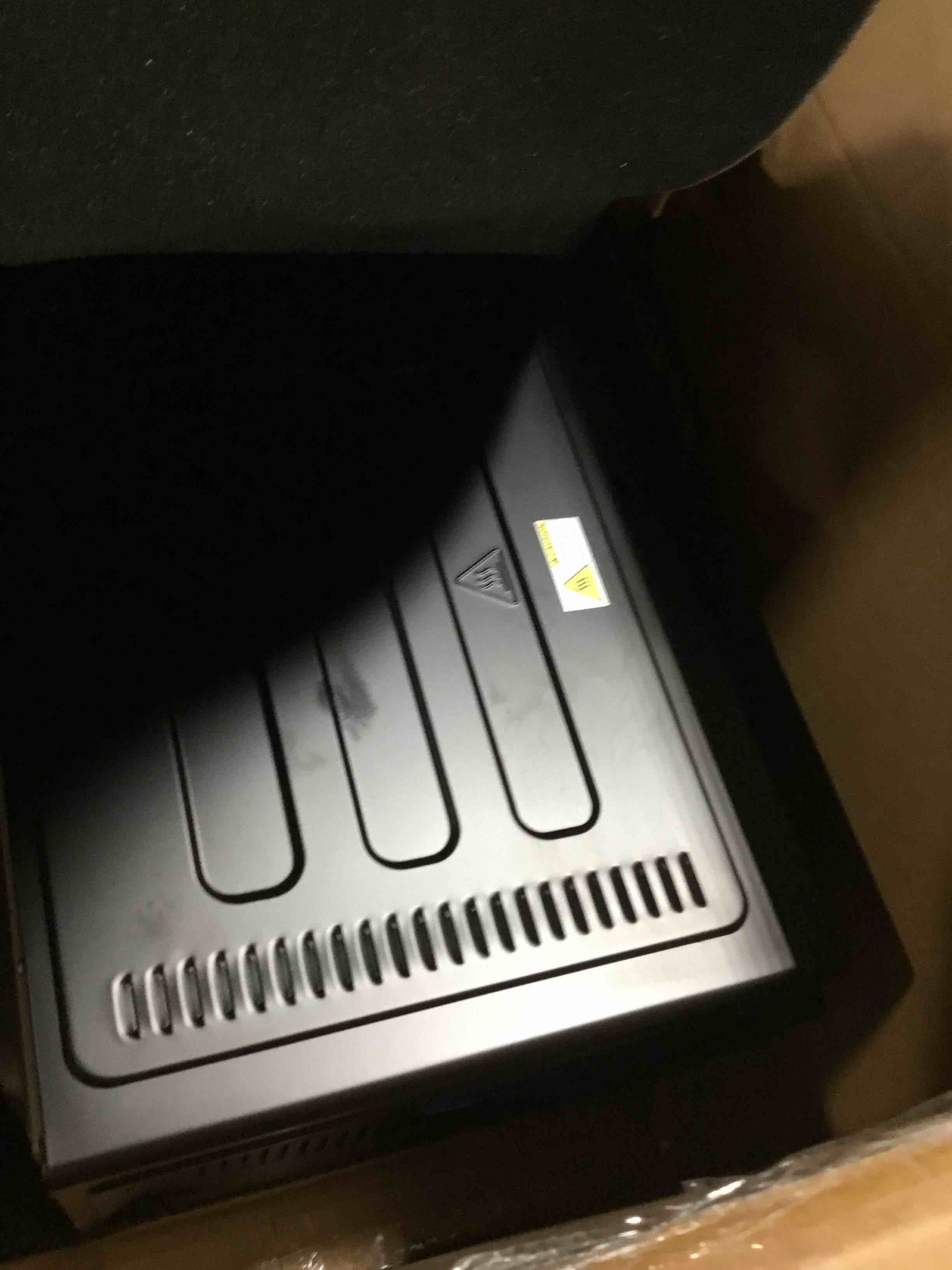 https://s3.amazonaws.com/lotting-images-prod/bidfta/BLU4104960_1703772955666.jpeg