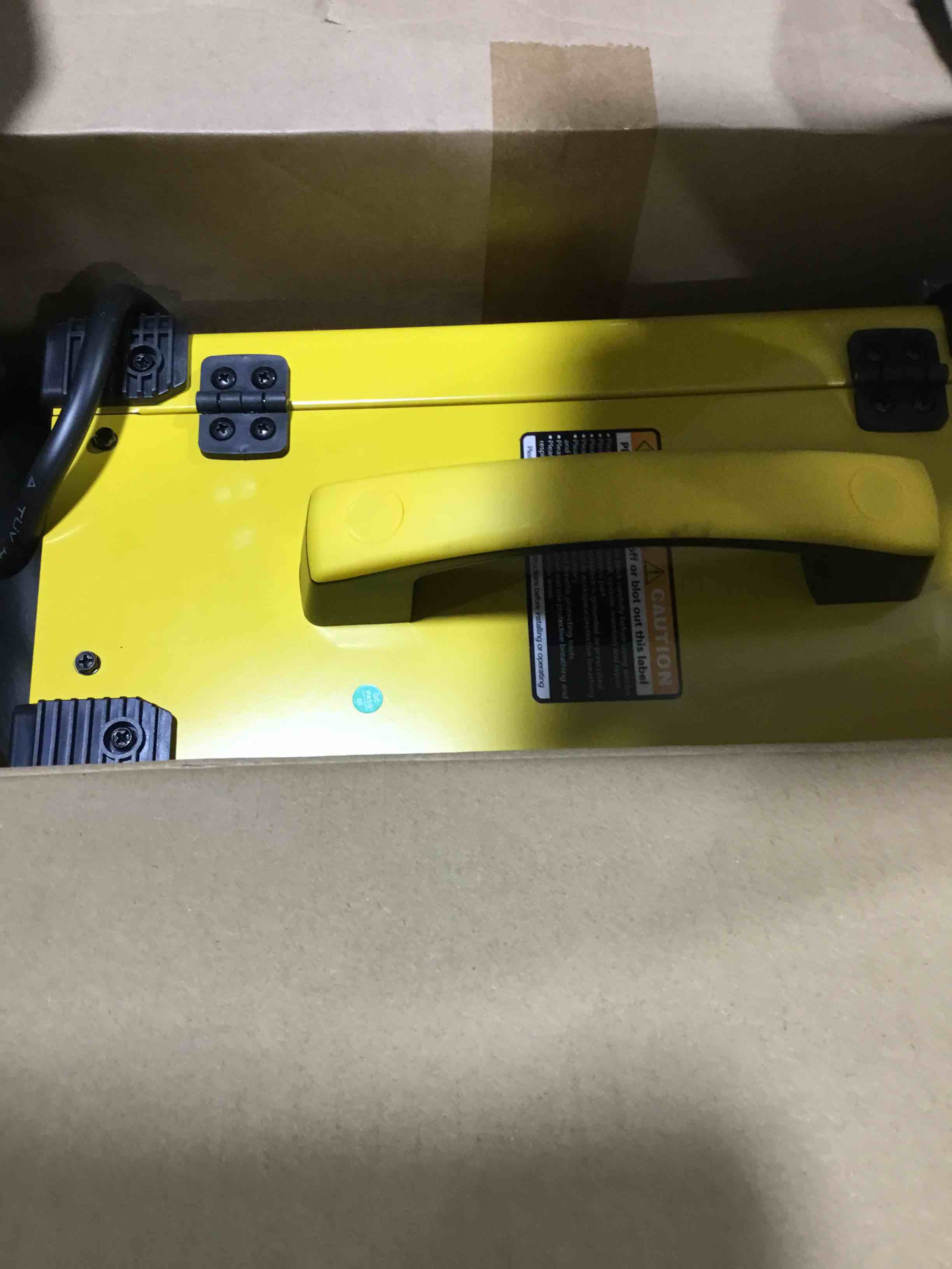 https://s3.amazonaws.com/lotting-images-prod/bidfta/BLU4104972_1703779891373.jpeg