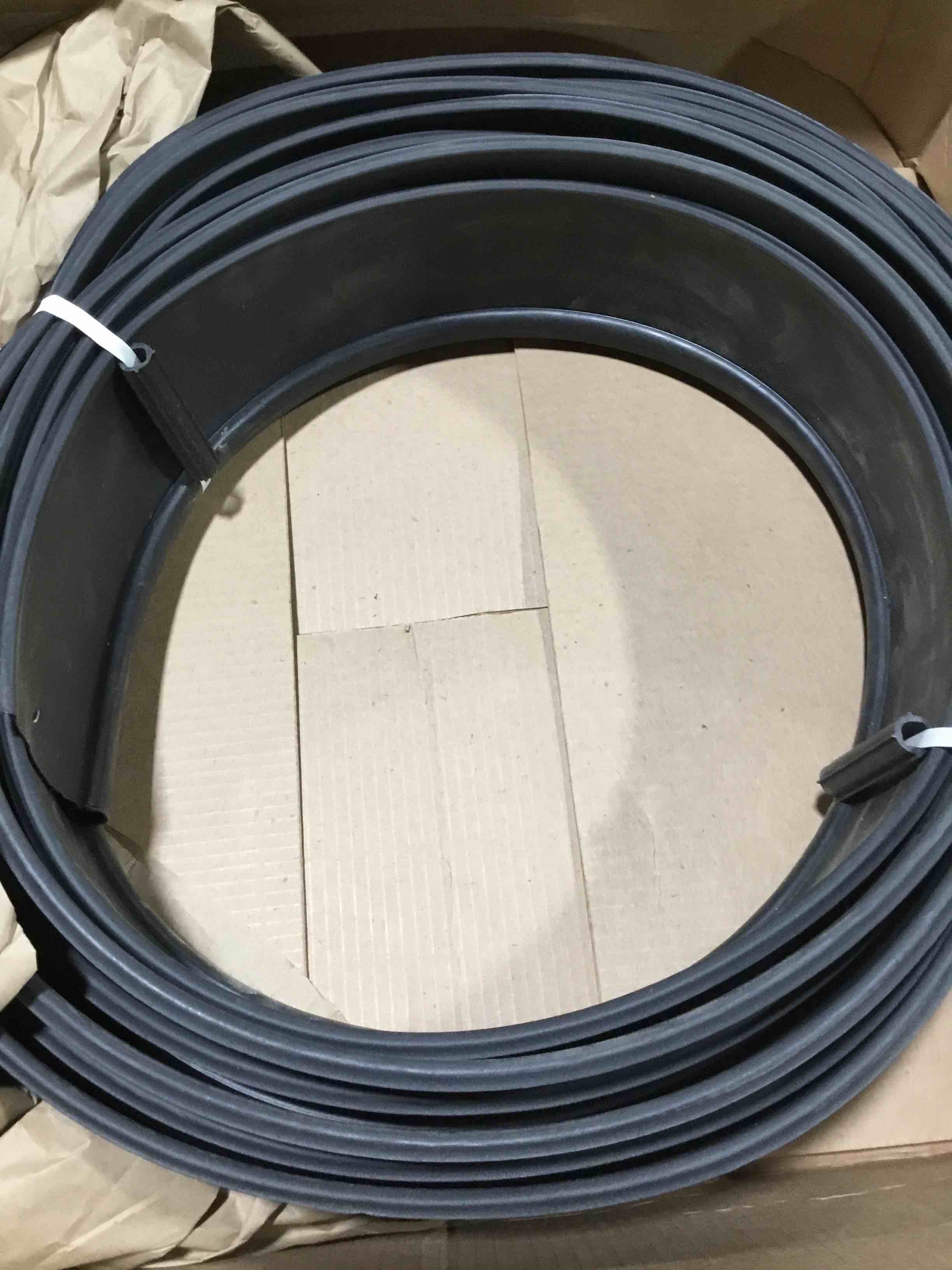 https://s3.amazonaws.com/lotting-images-prod/bidfta/BLU4104973_1703780105093.jpeg