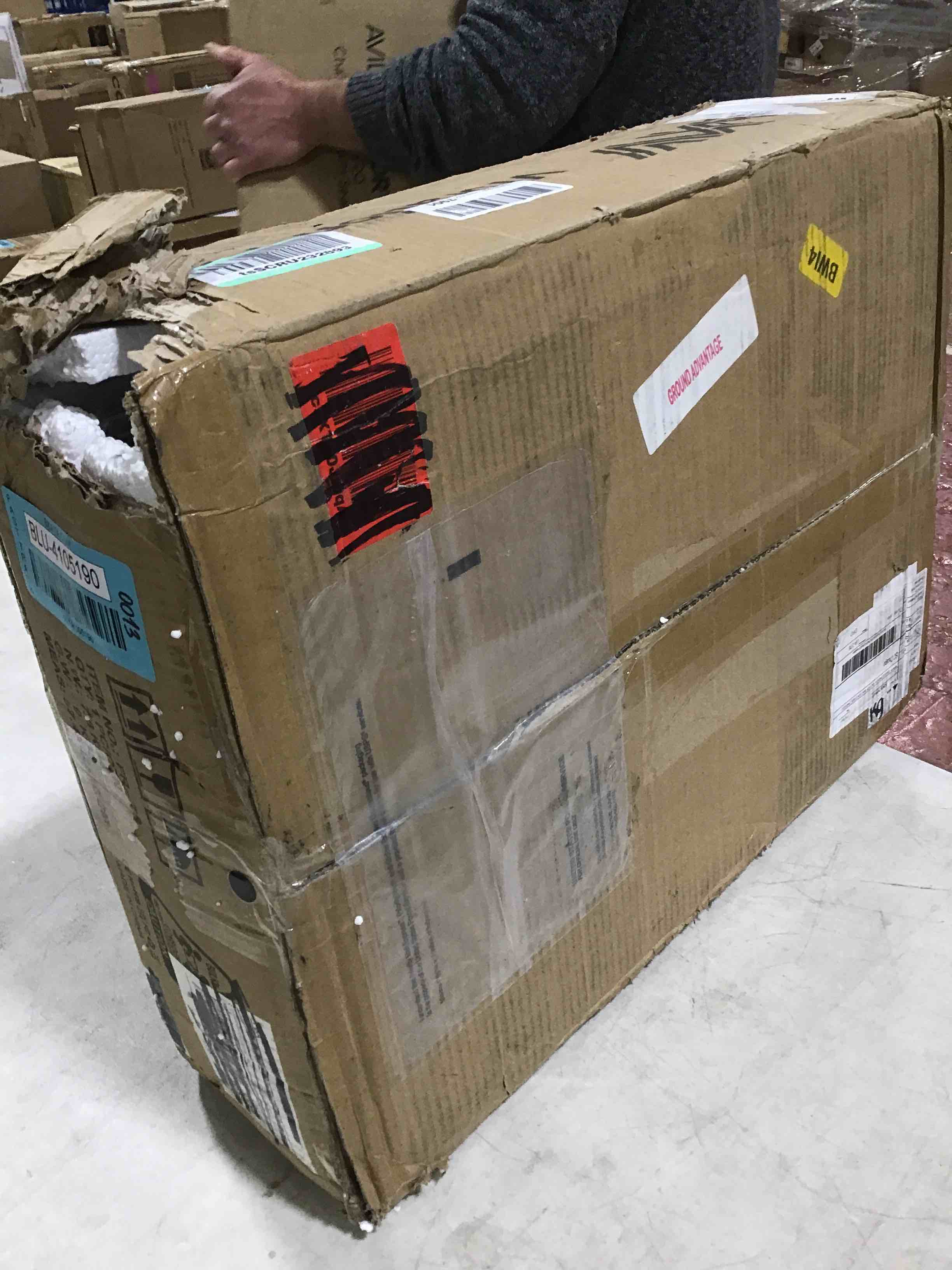 https://s3.amazonaws.com/lotting-images-prod/bidfta/BLU4105190_1704212116720.jpeg