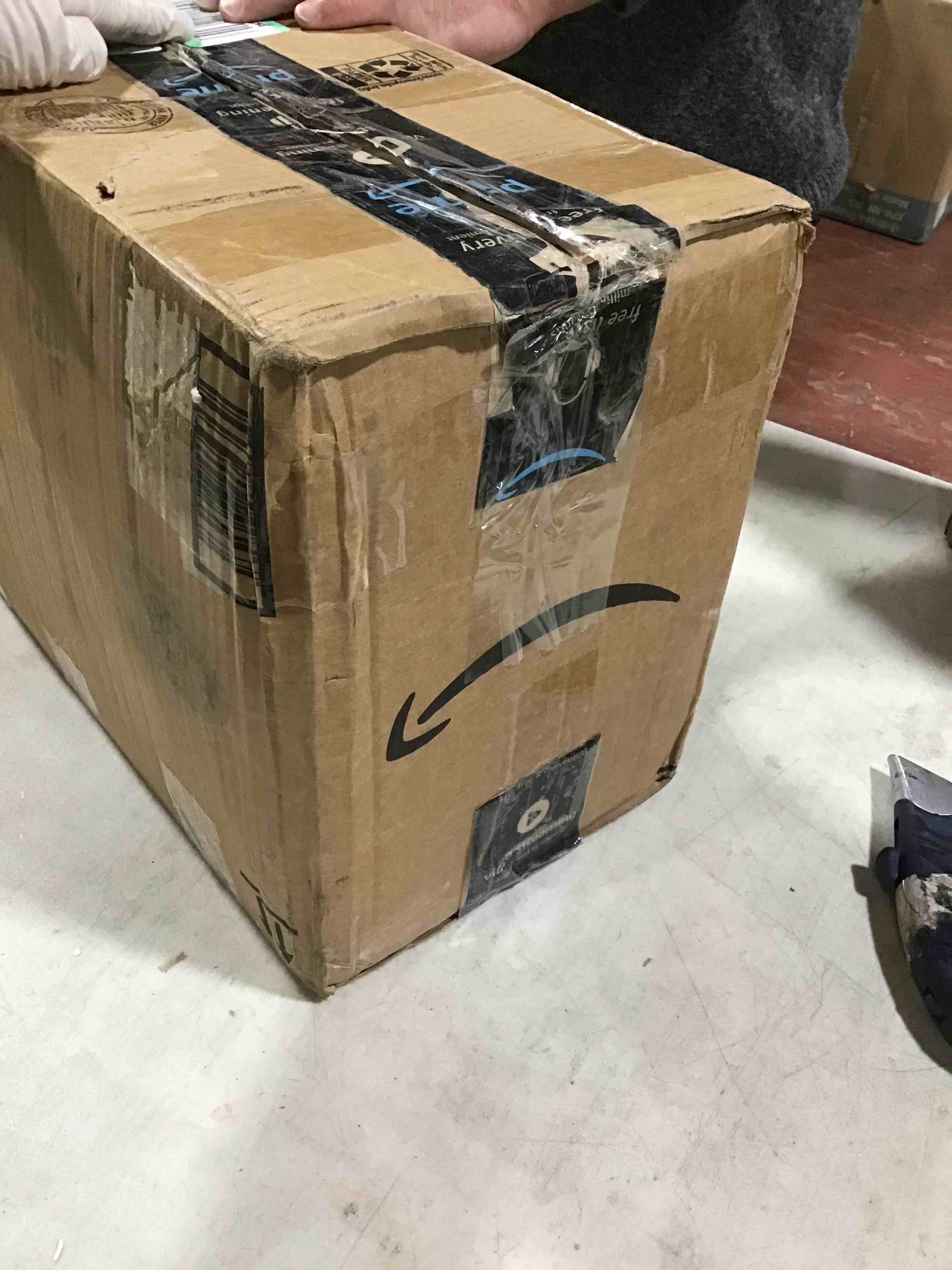 https://s3.amazonaws.com/lotting-images-prod/bidfta/BLU4105205_1704214016948.jpeg