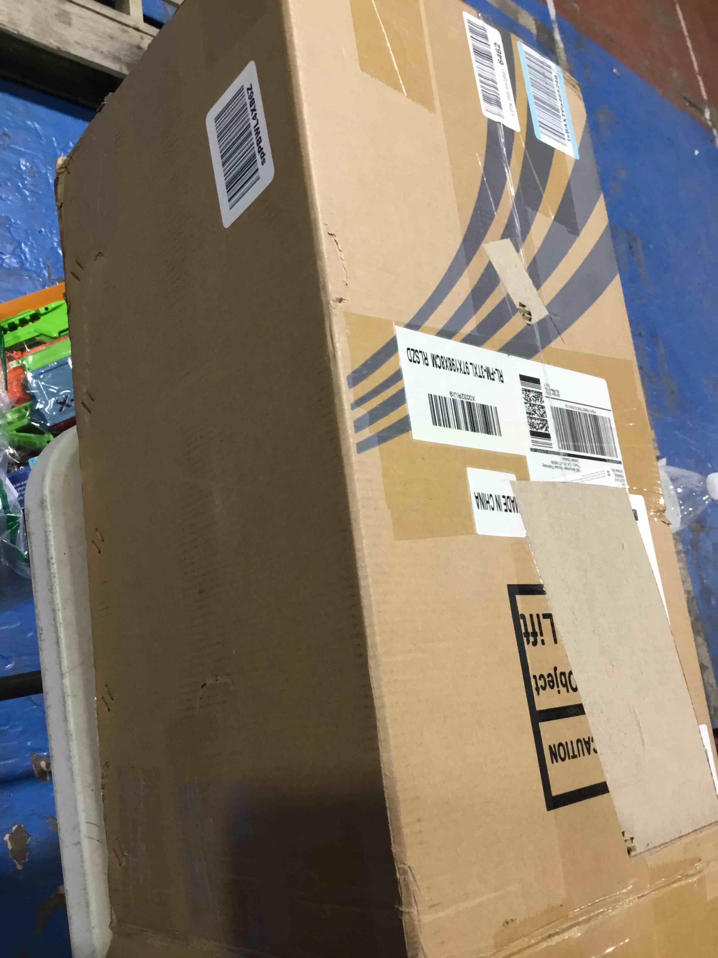 https://s3.amazonaws.com/lotting-images-prod/bidfta/BLU4106248_1705500056457.jpeg