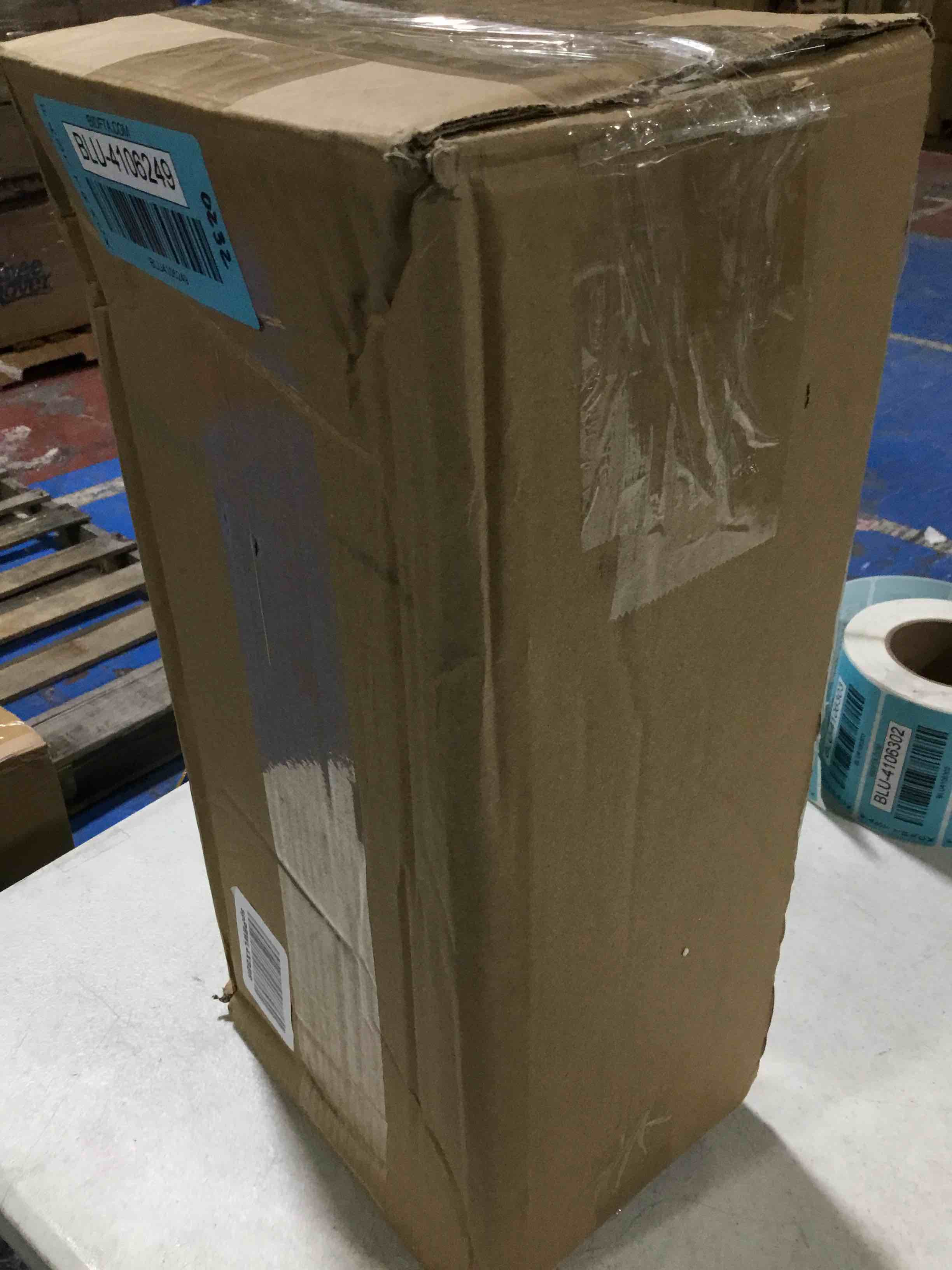 https://s3.amazonaws.com/lotting-images-prod/bidfta/BLU4106249_1705500540610.jpeg