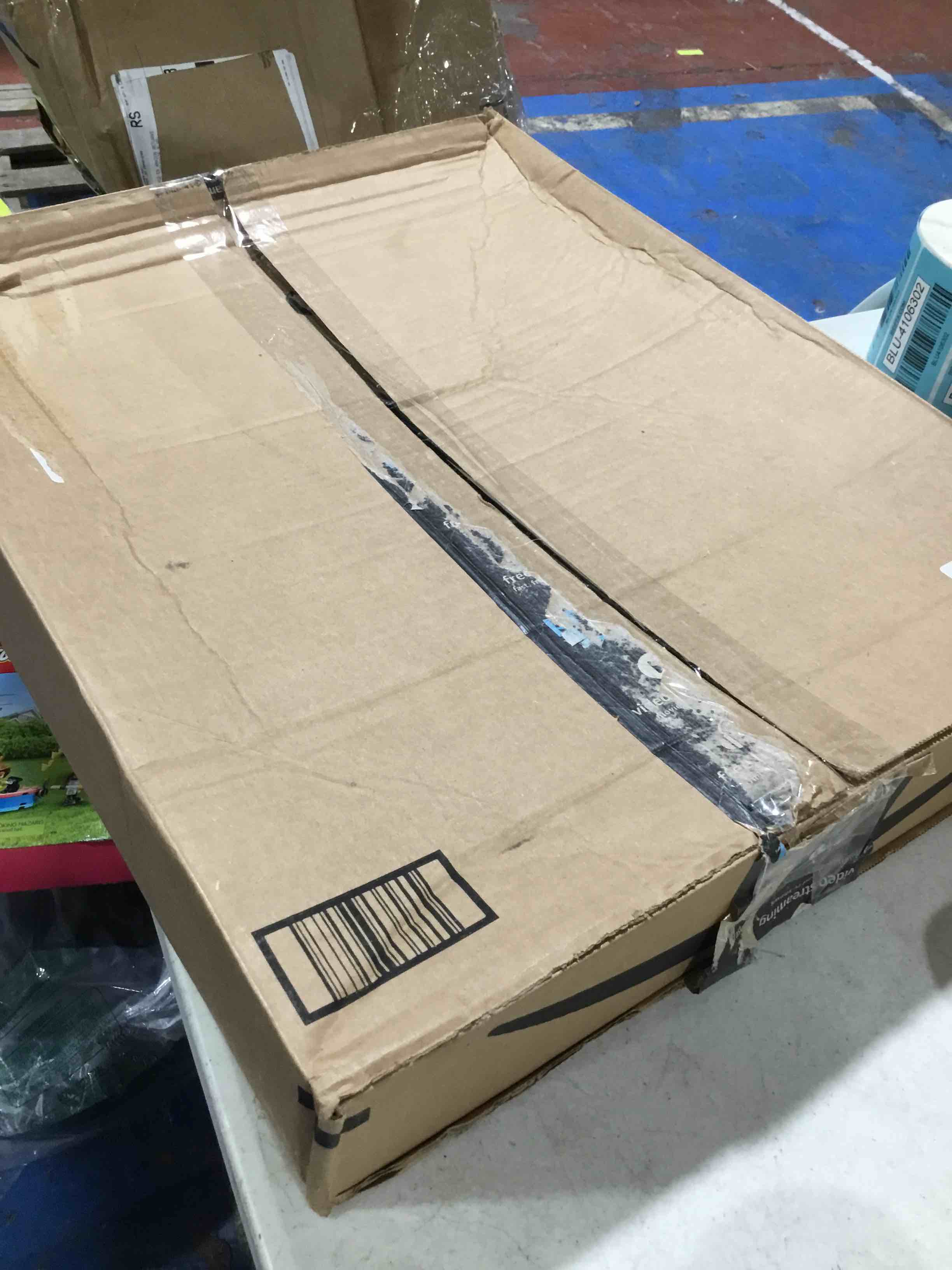 https://s3.amazonaws.com/lotting-images-prod/bidfta/BLU4106253_1705501642651.jpeg