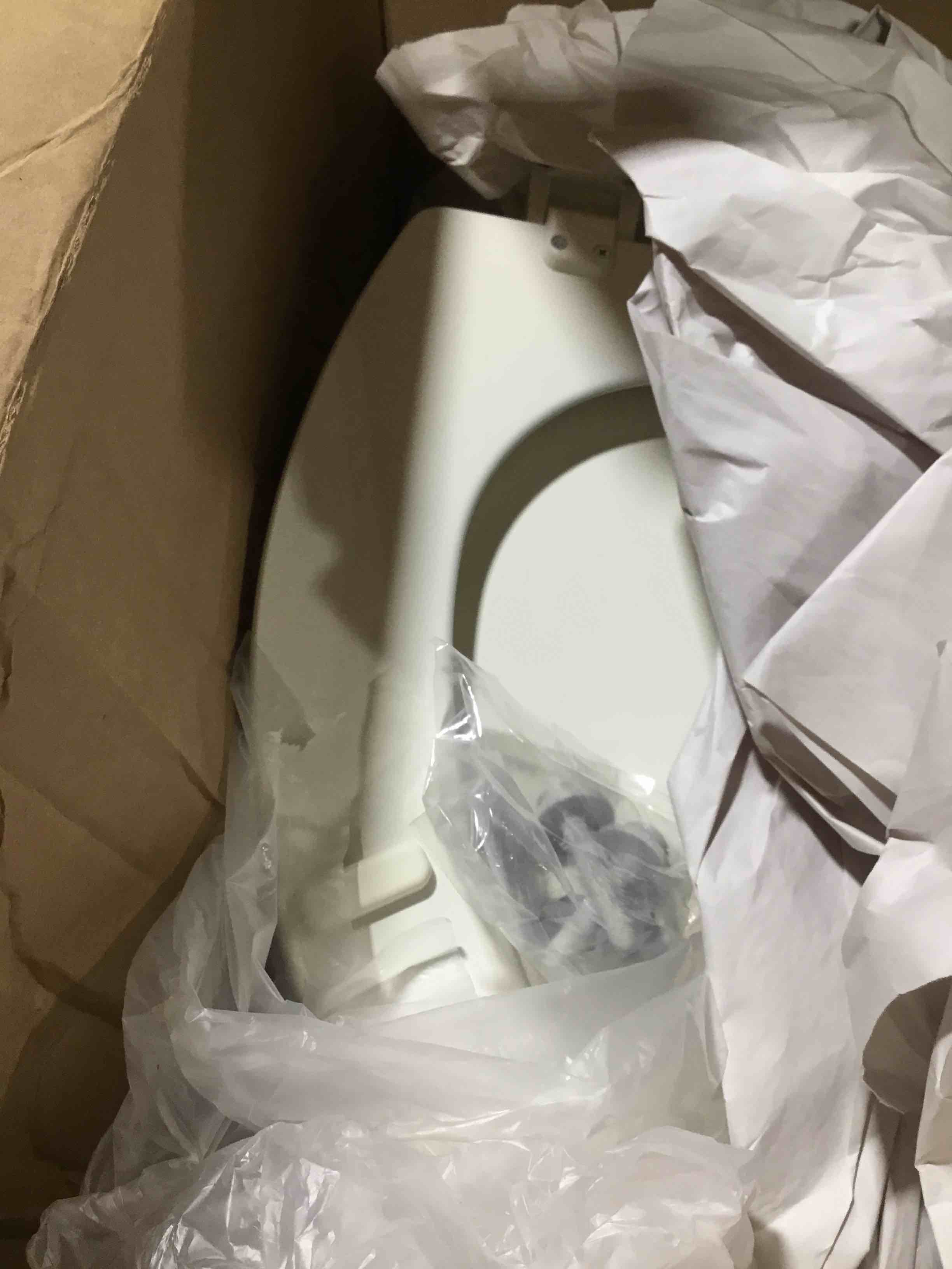https://s3.amazonaws.com/lotting-images-prod/bidfta/BLU4109200_1707151626155.jpeg