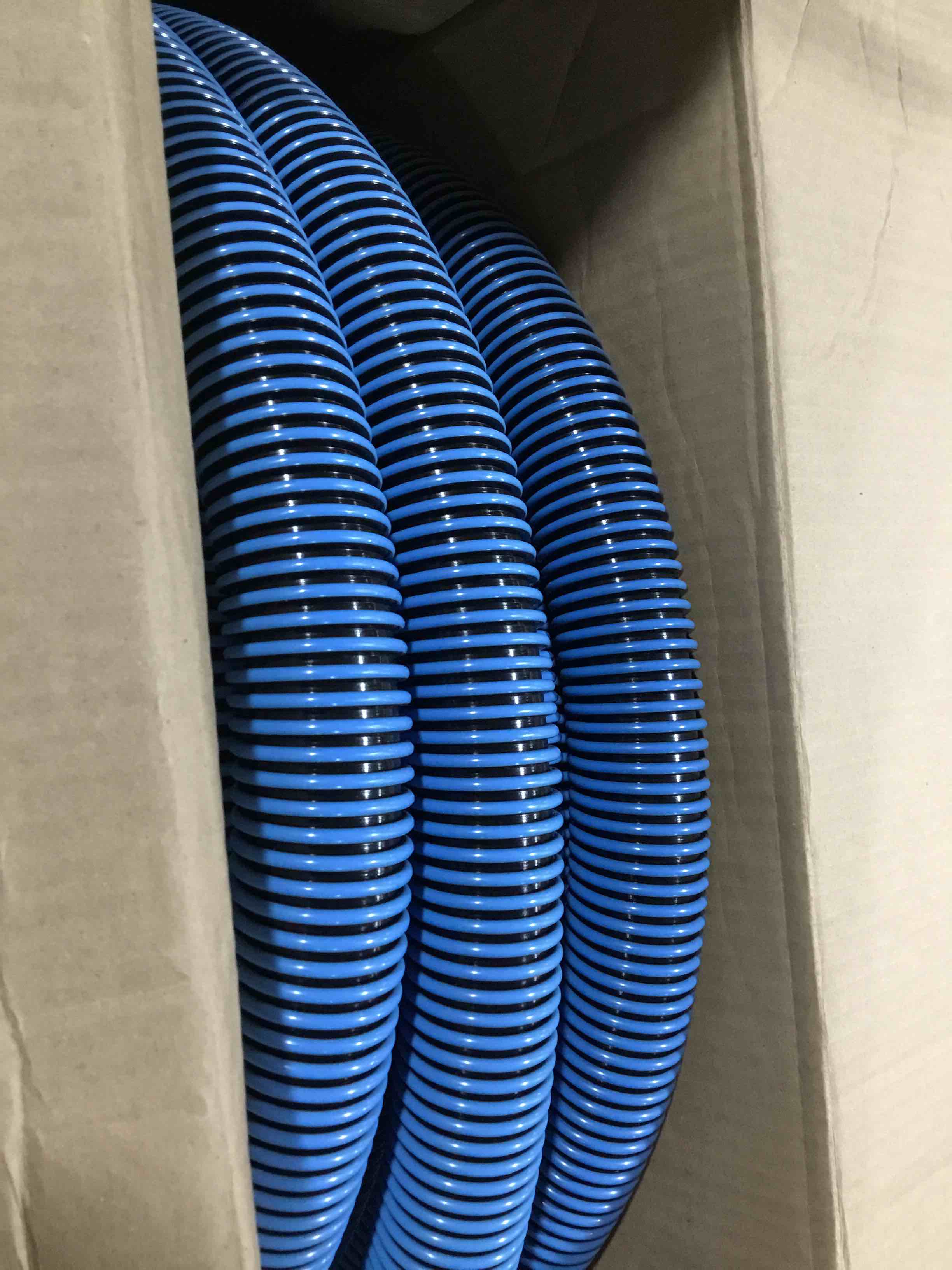 https://s3.amazonaws.com/lotting-images-prod/bidfta/BLU4109205_1707154601823.jpeg