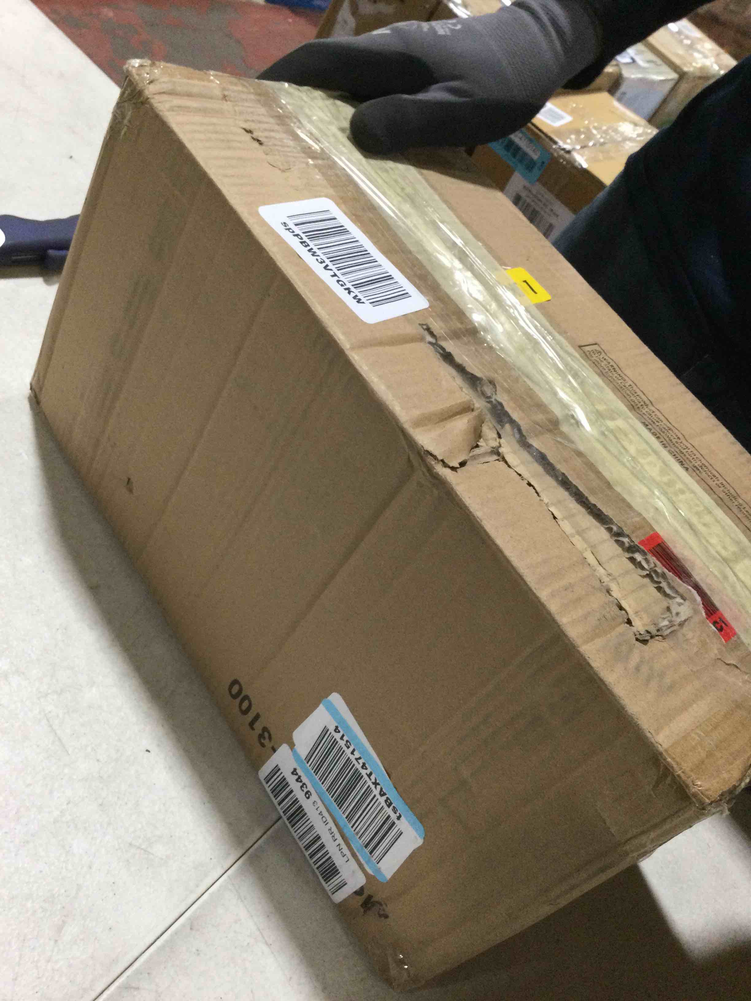 https://s3.amazonaws.com/lotting-images-prod/bidfta/BLU4110146_1708611059451.jpeg
