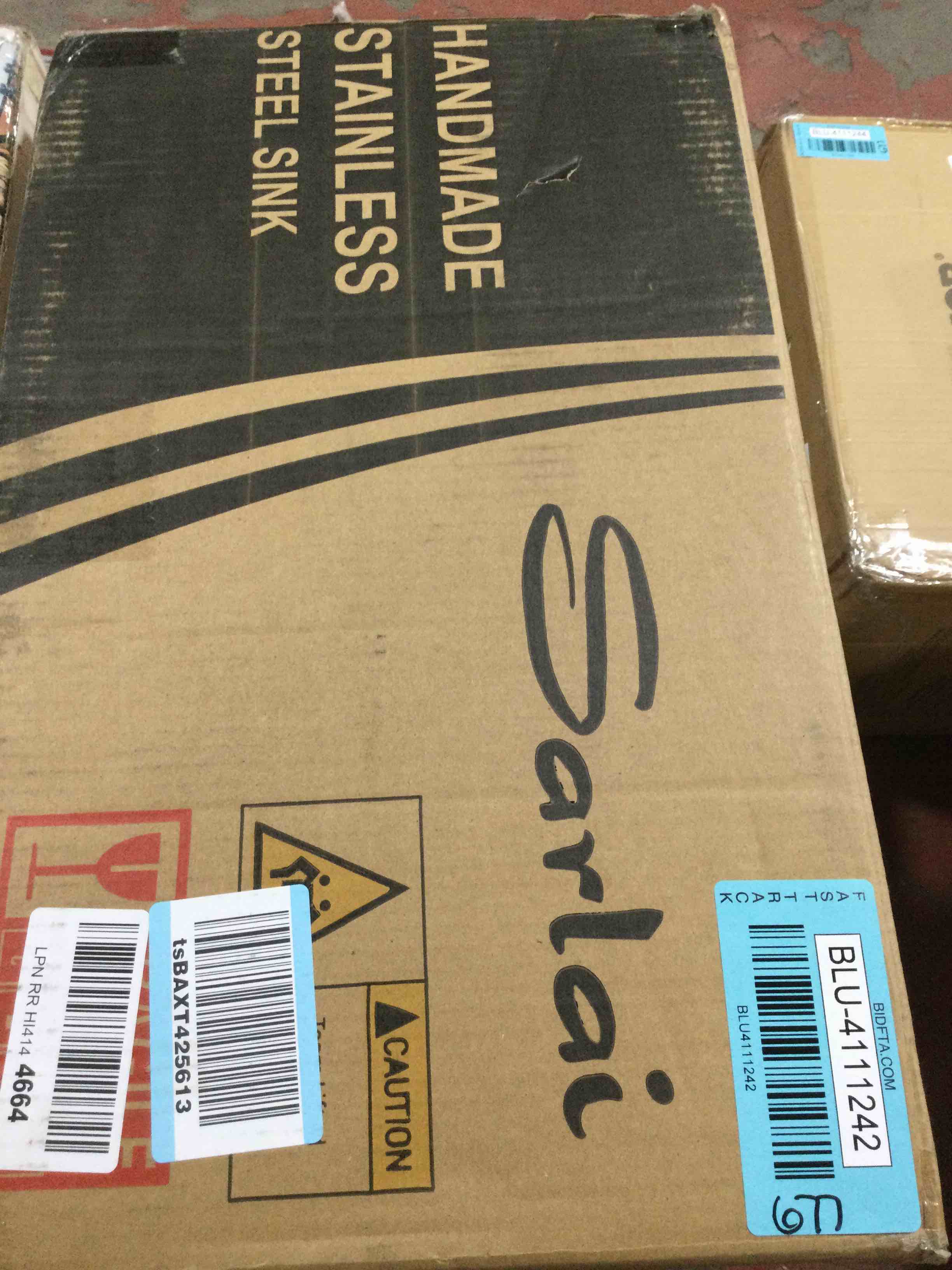 https://s3.amazonaws.com/lotting-images-prod/bidfta/BLU4111242_1707843377760.jpeg