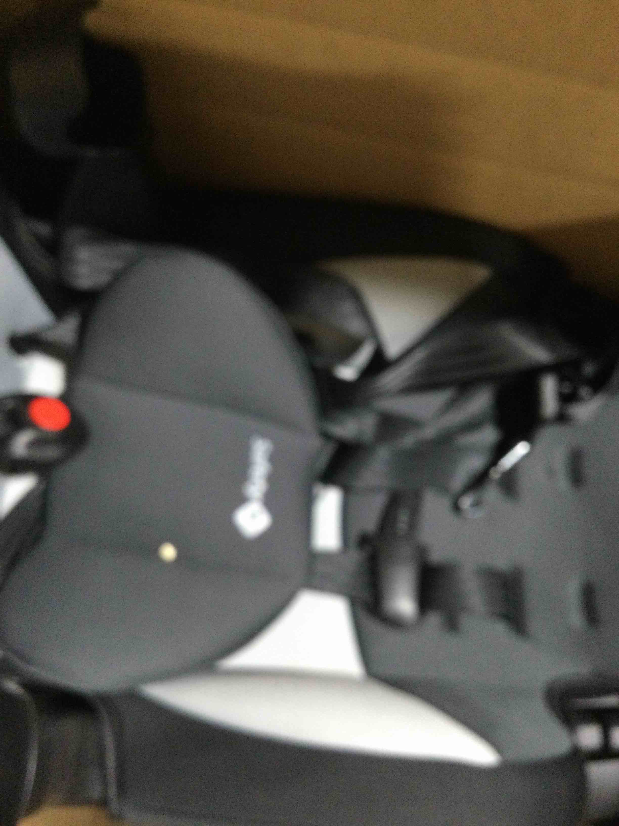 https://s3.amazonaws.com/lotting-images-prod/bidfta/BLU4111503_1708439642010.jpeg