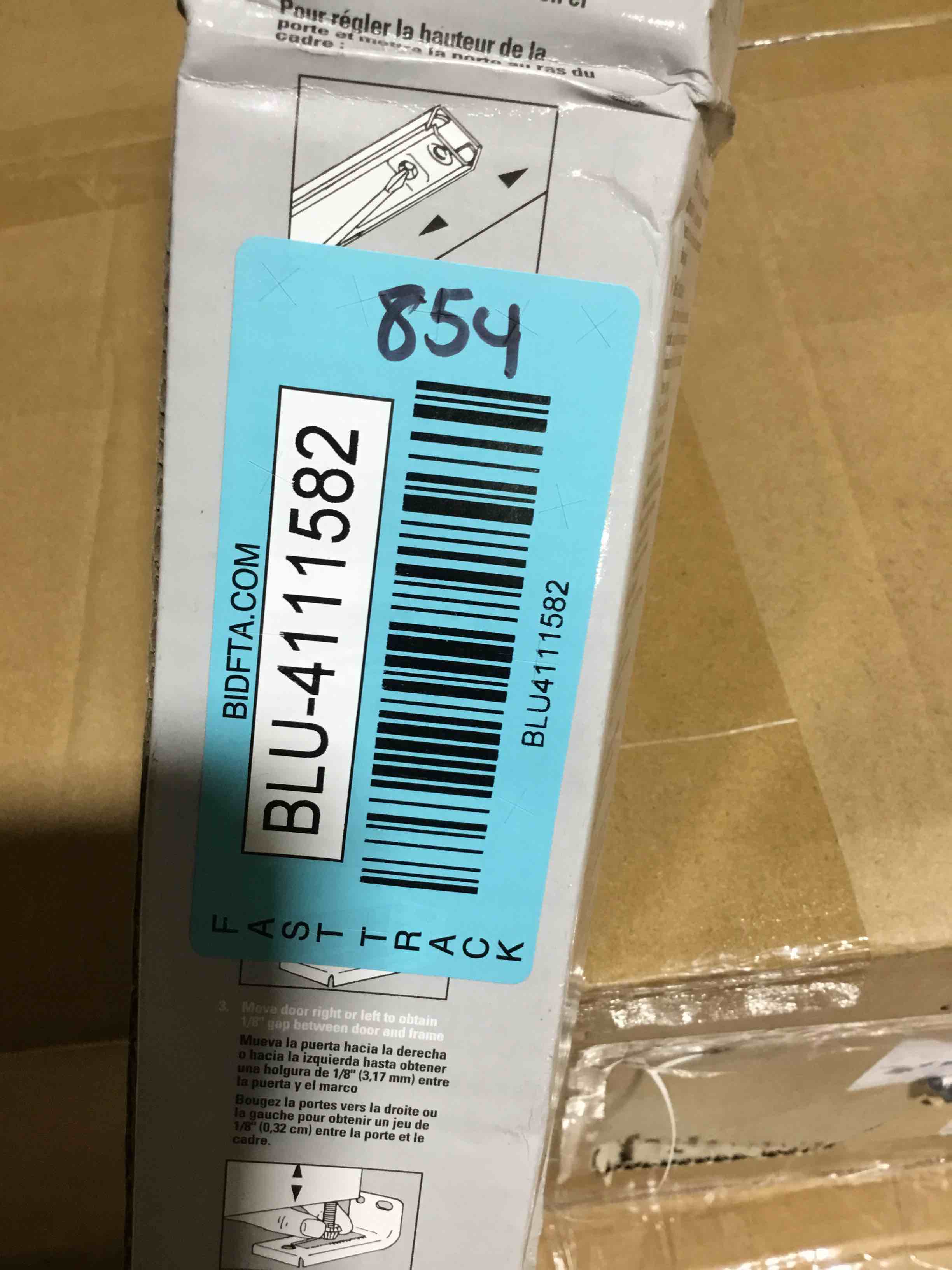 https://s3.amazonaws.com/lotting-images-prod/bidfta/BLU4111582_1708554510875.jpeg