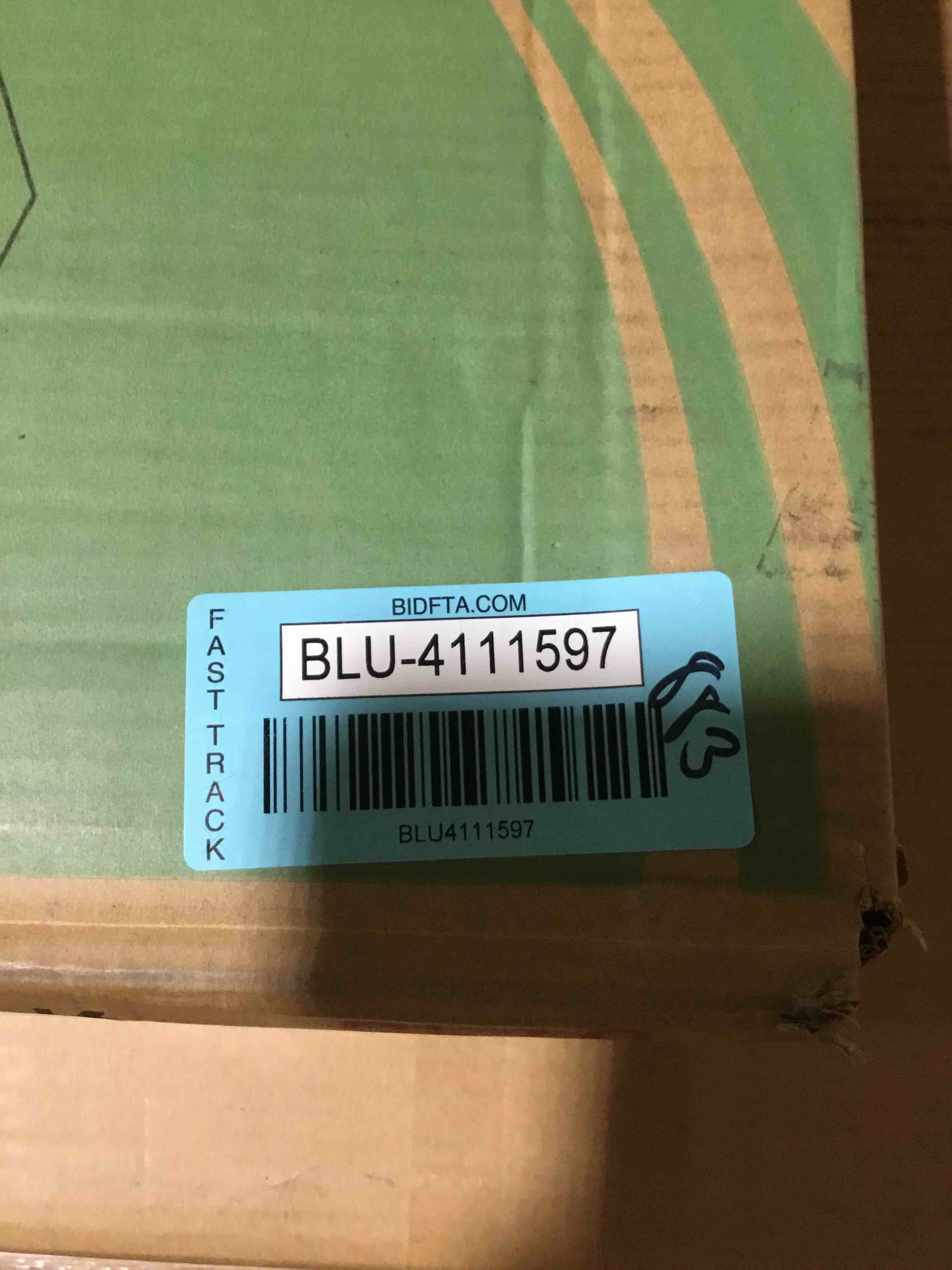 https://s3.amazonaws.com/lotting-images-prod/bidfta/BLU4111597_1708639071778.jpeg