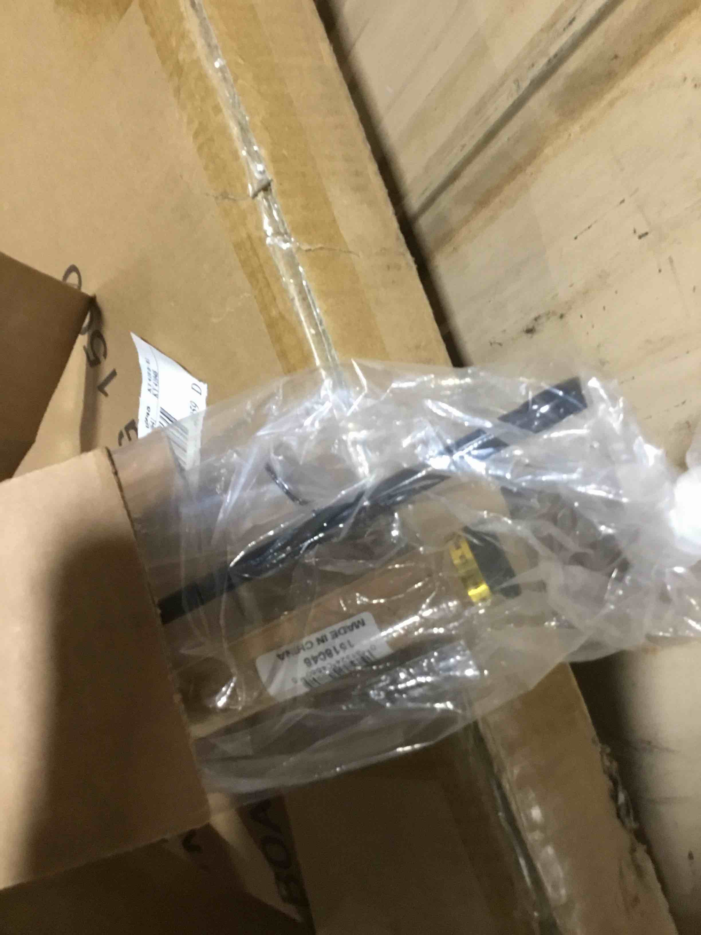 https://s3.amazonaws.com/lotting-images-prod/bidfta/BLU4111601_1708640679627.jpeg