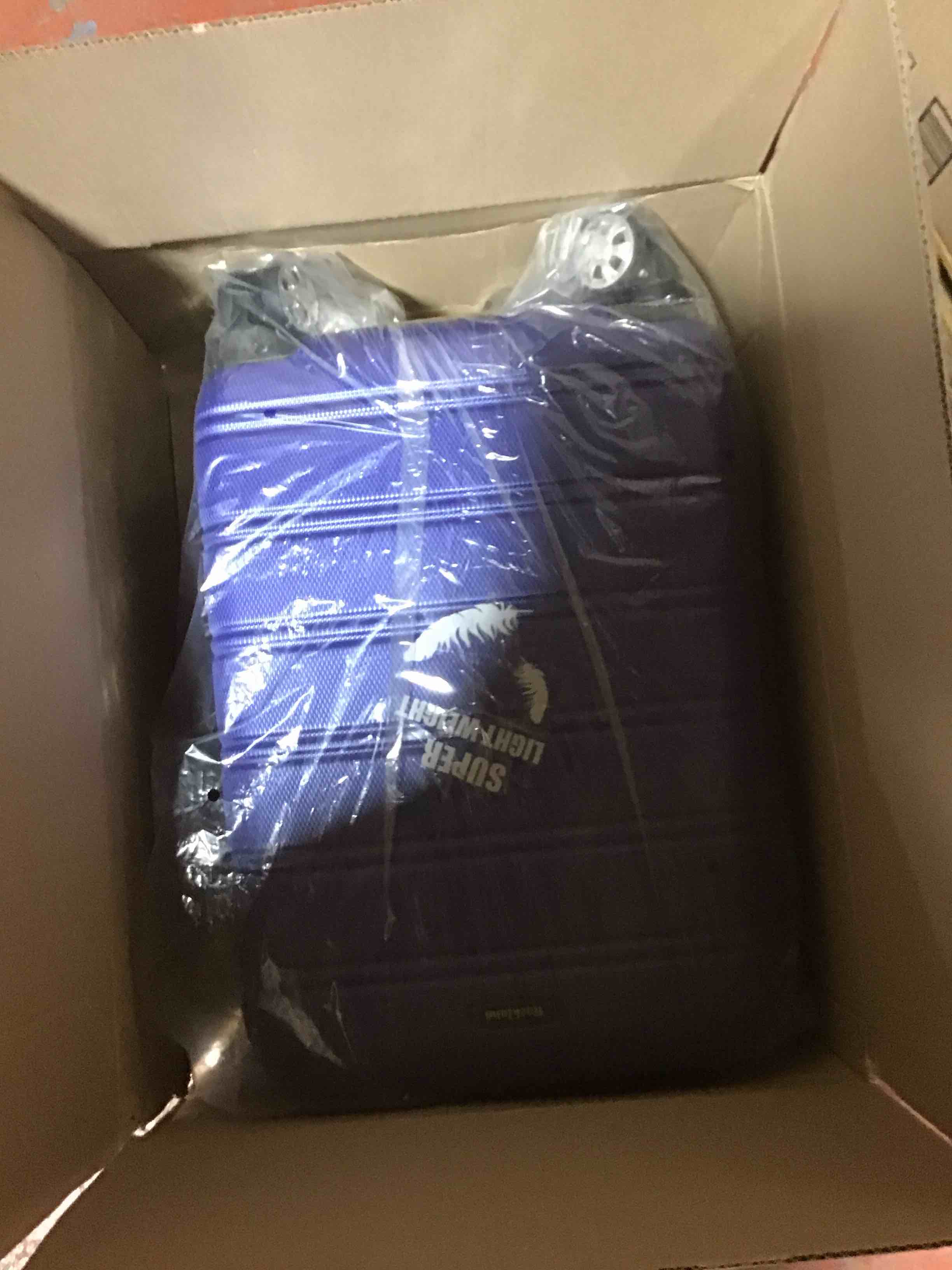 https://s3.amazonaws.com/lotting-images-prod/bidfta/BLU4111606_1708698154577.jpeg