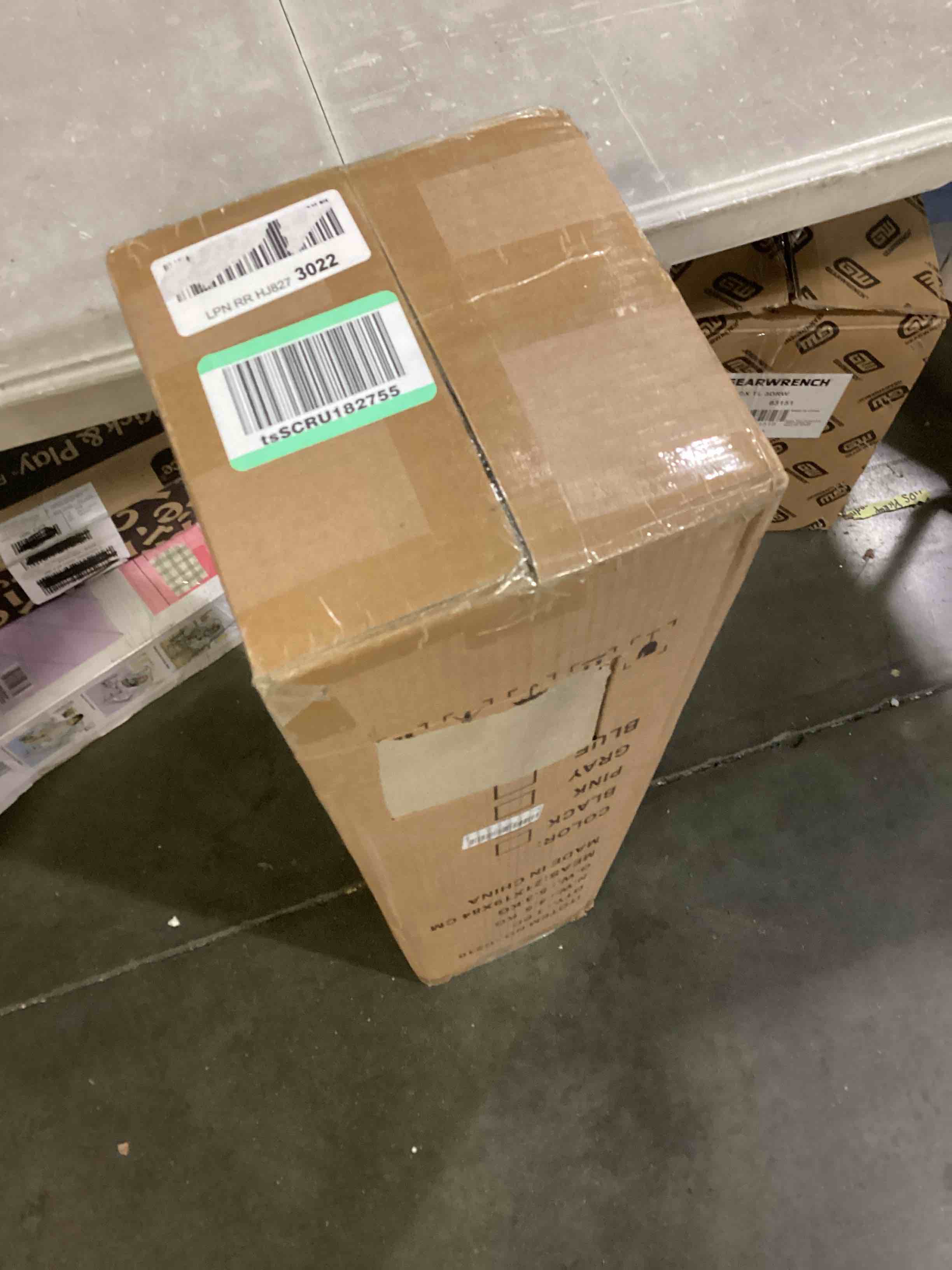 https://s3.amazonaws.com/lotting-images-prod/bidfta/BLU4112030_1701801289233.jpeg
