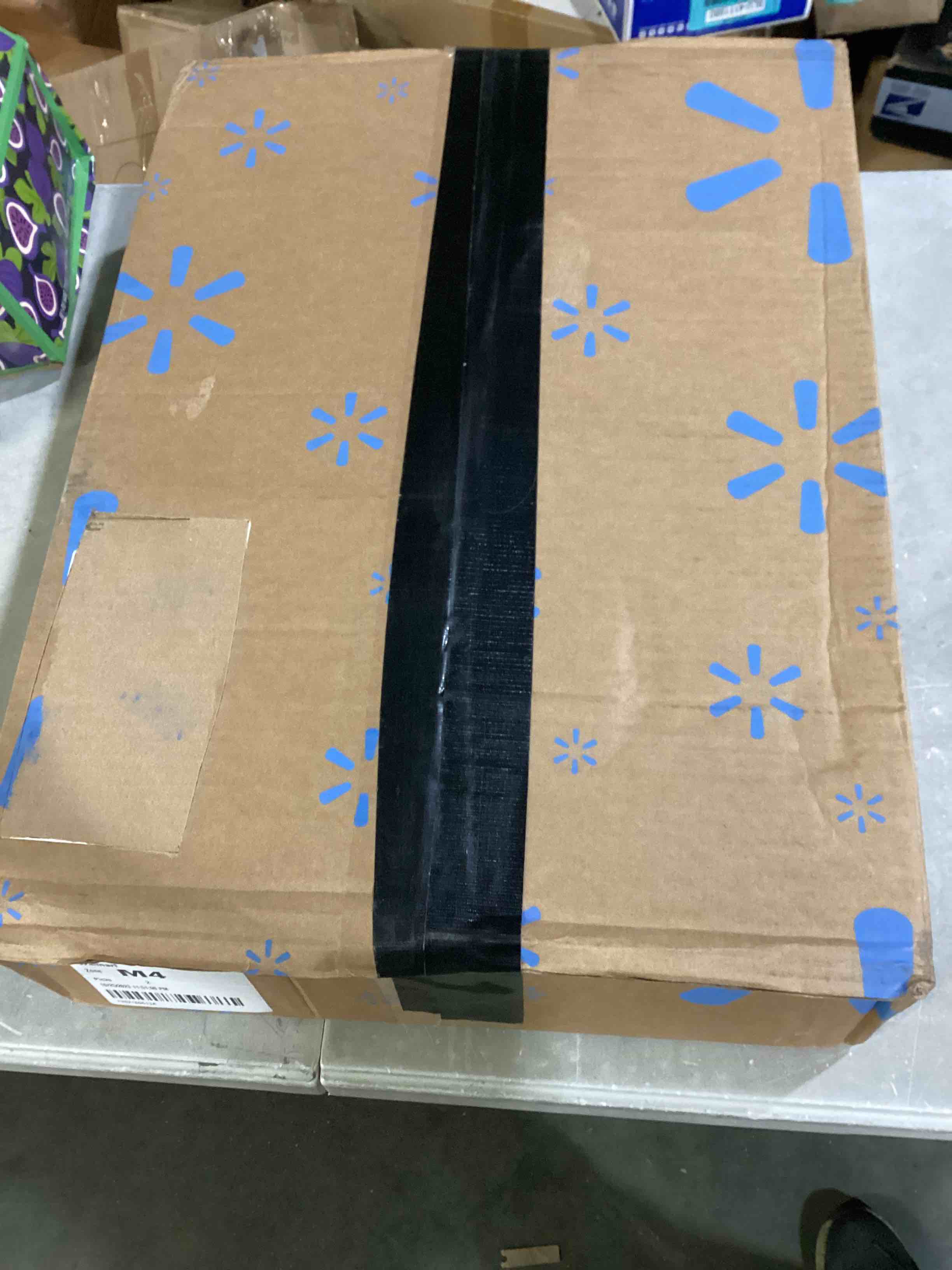 https://s3.amazonaws.com/lotting-images-prod/bidfta/BLU4112084_1701865966800.jpeg