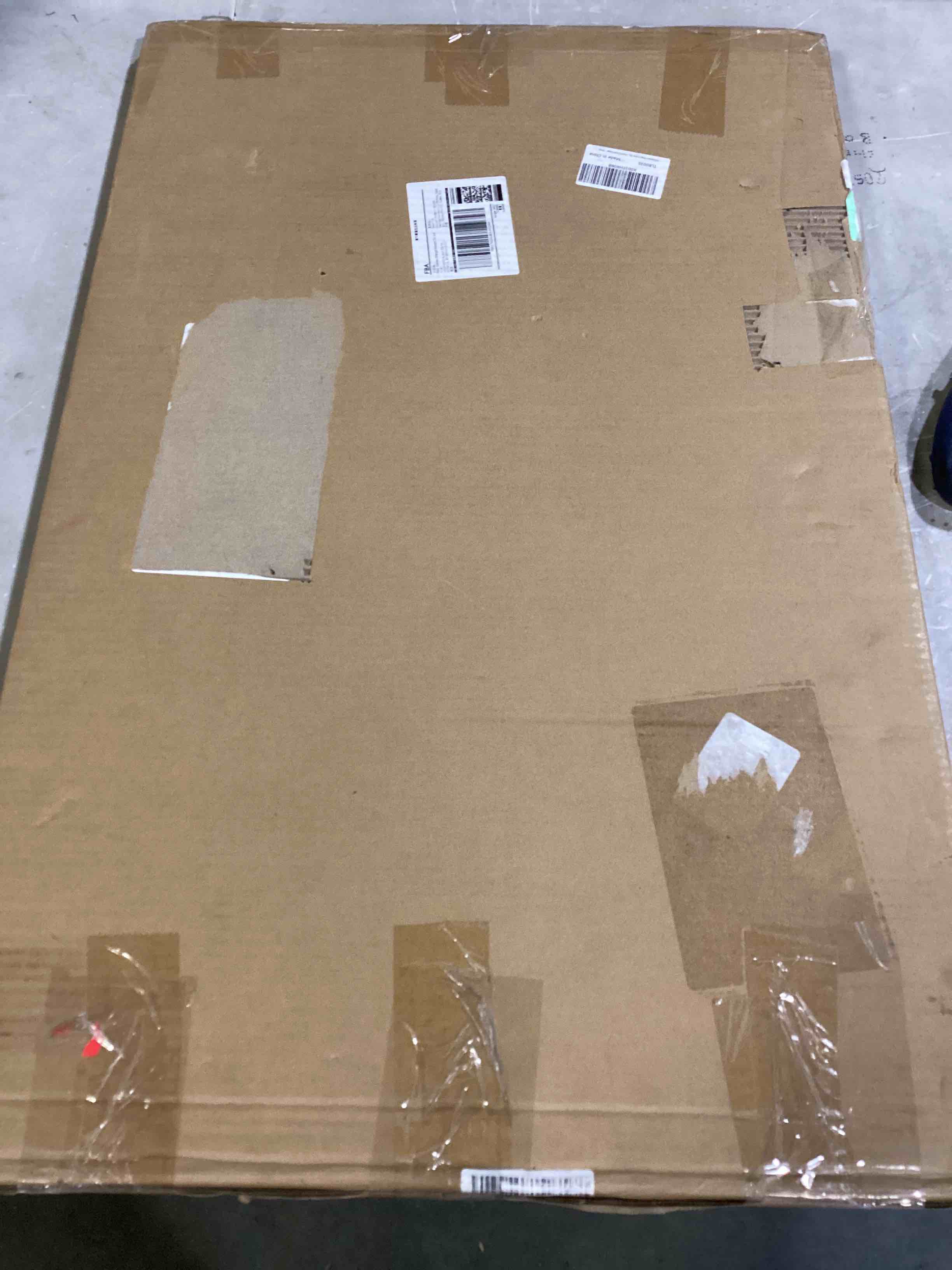 https://s3.amazonaws.com/lotting-images-prod/bidfta/BLU4112183_1701885894969.jpeg
