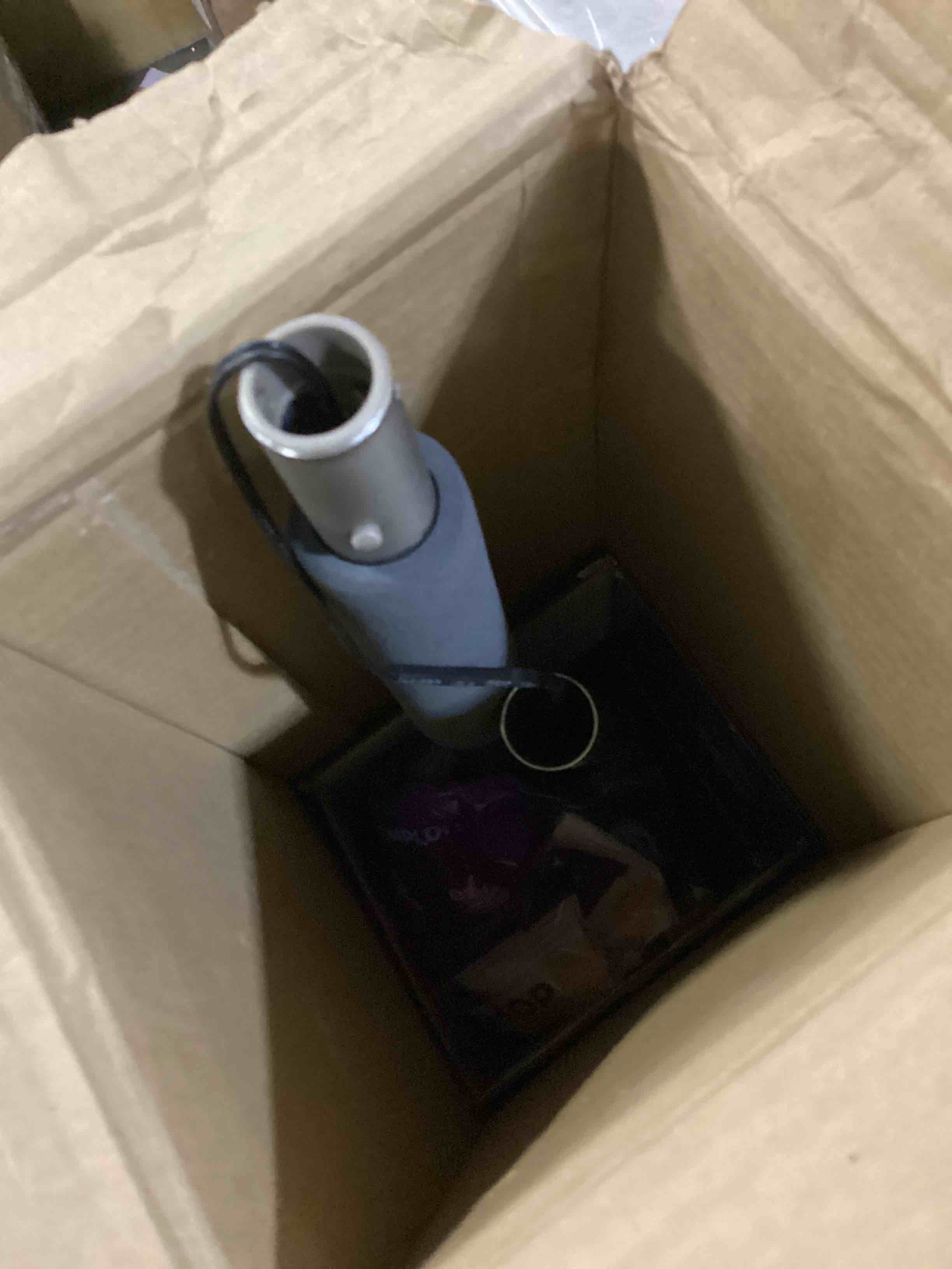 https://s3.amazonaws.com/lotting-images-prod/bidfta/BLU4112215_1701892683348.jpeg