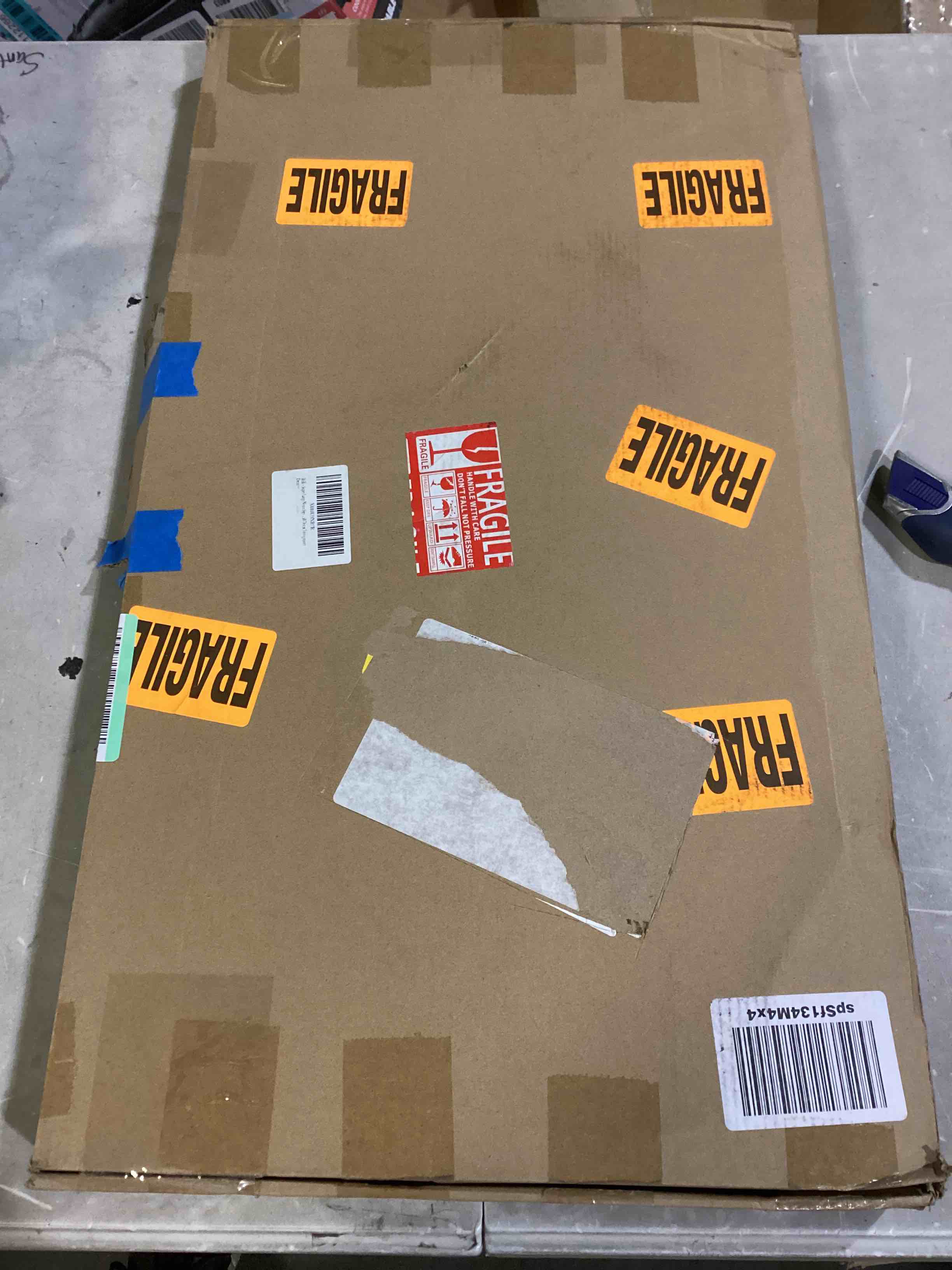 https://s3.amazonaws.com/lotting-images-prod/bidfta/BLU4112299_1701964052883.jpeg