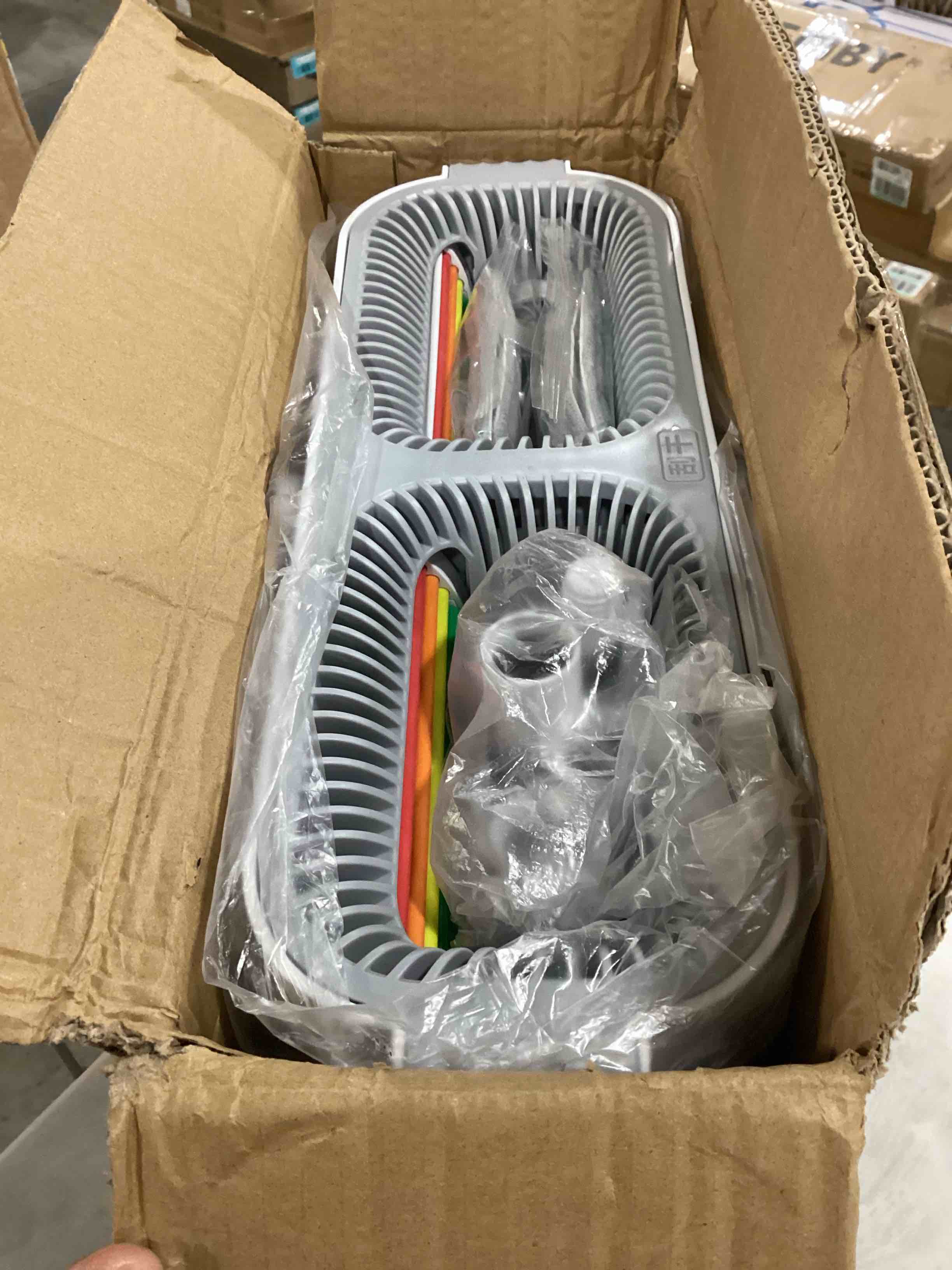https://s3.amazonaws.com/lotting-images-prod/bidfta/BLU4113553_1701962606033.jpeg