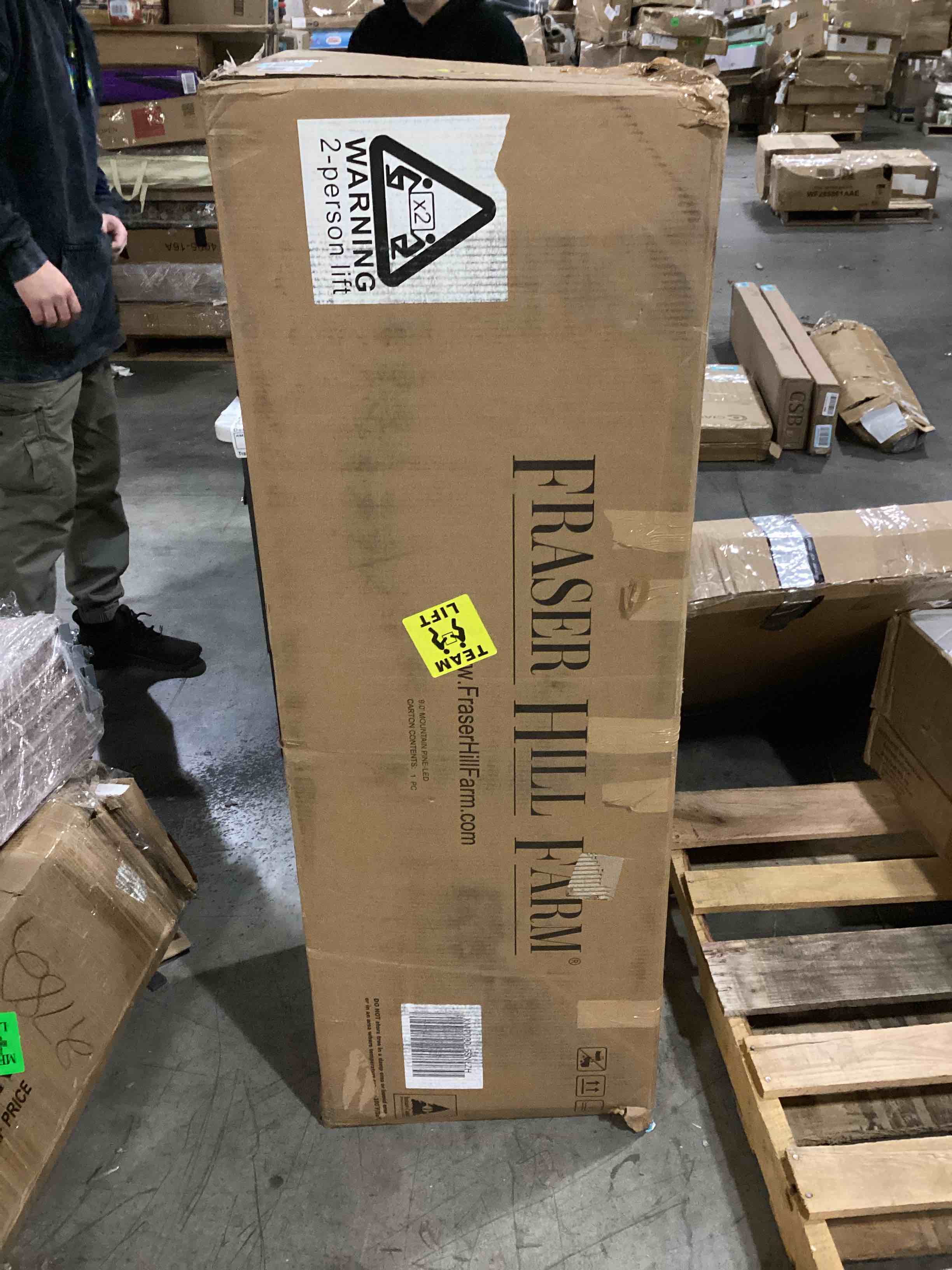 https://s3.amazonaws.com/lotting-images-prod/bidfta/BLU4114392_1702991283183.jpeg