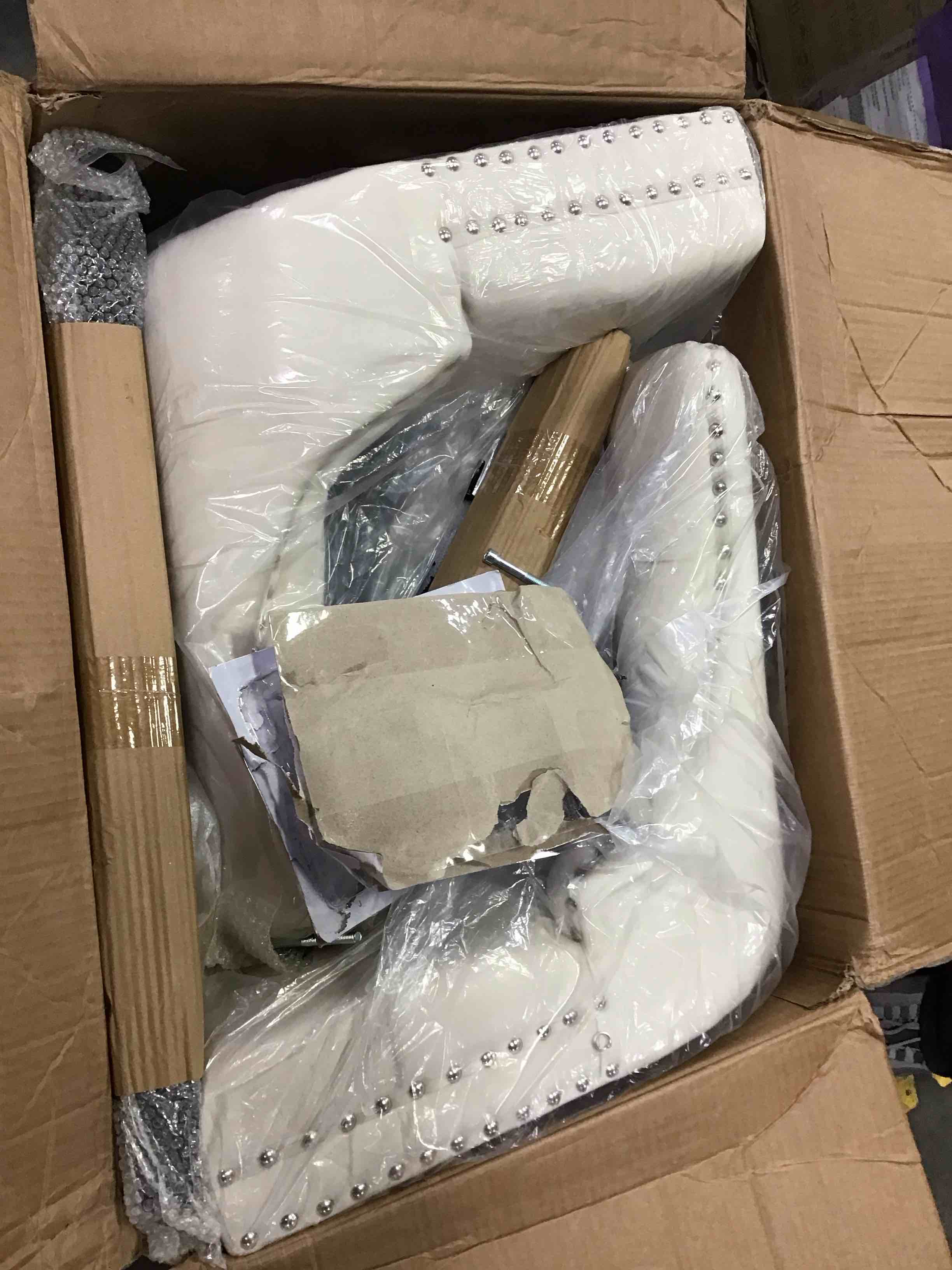 https://s3.amazonaws.com/lotting-images-prod/bidfta/BLU4114675_1703177758372.jpeg